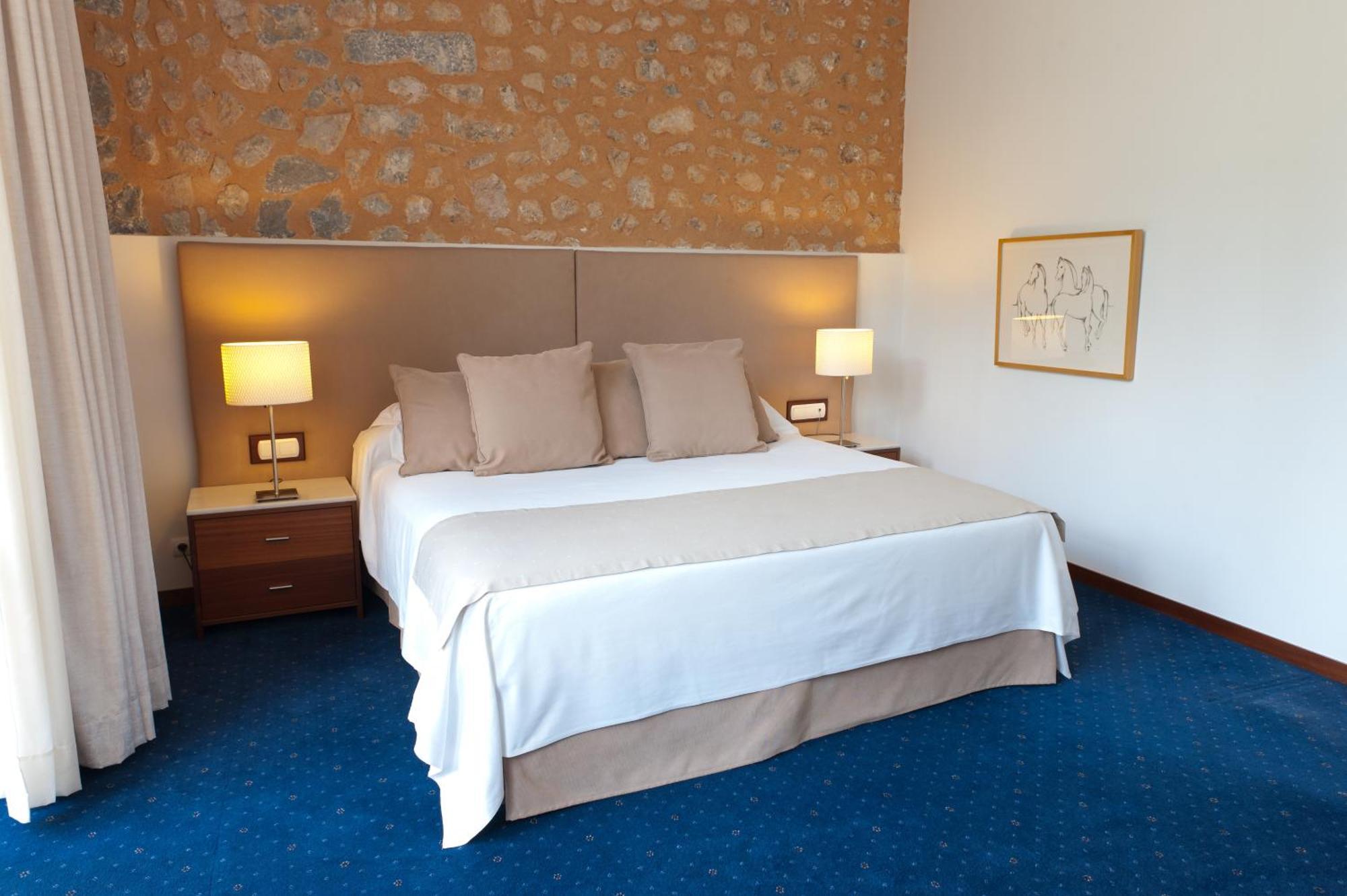 Deluxe Room,951568915:JPEG
