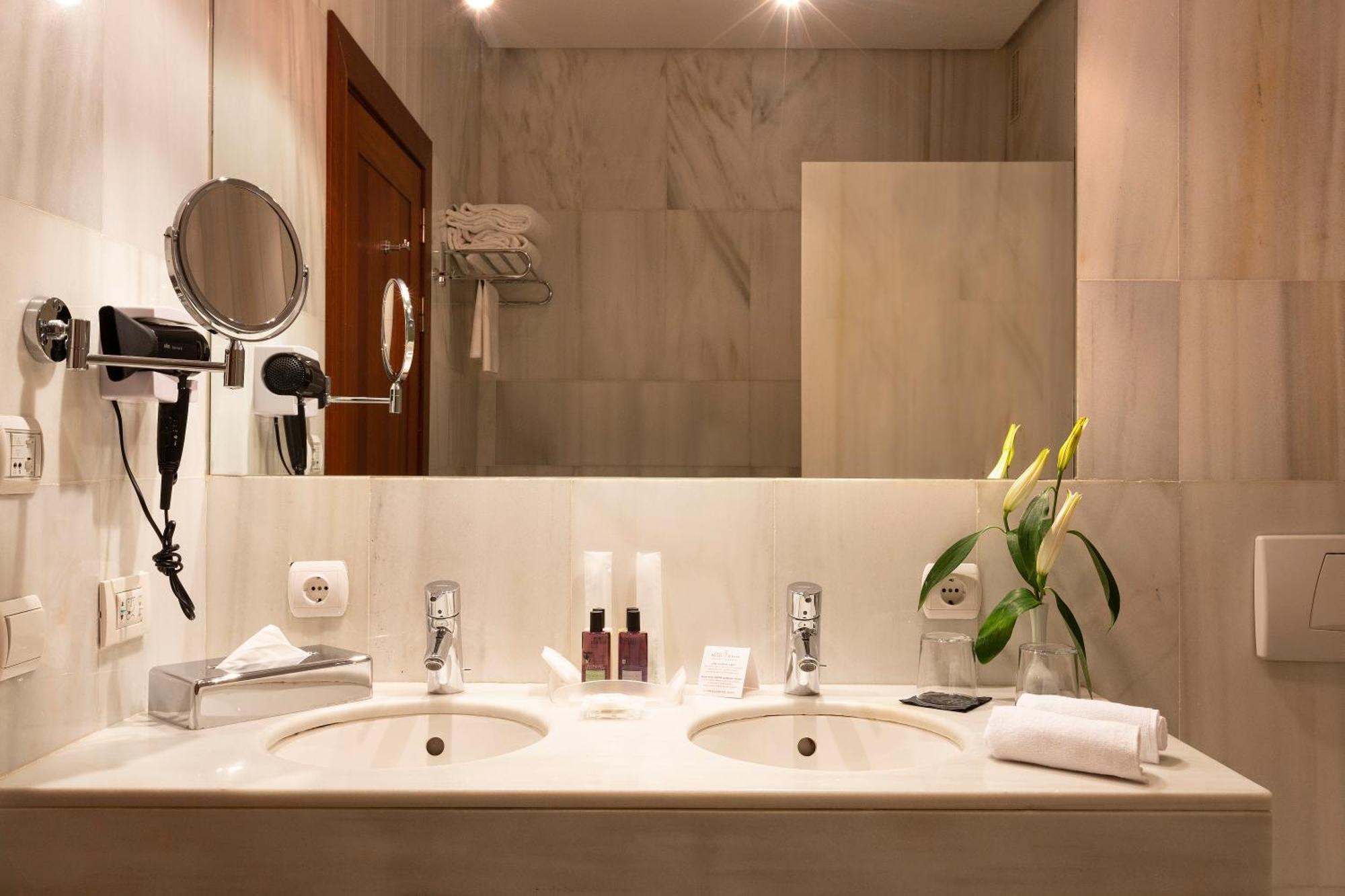 Double or Twin Room with Spa Access,1655268012:JPEG