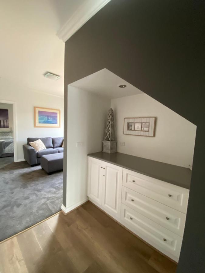 One-Bedroom Apartment Unit 6