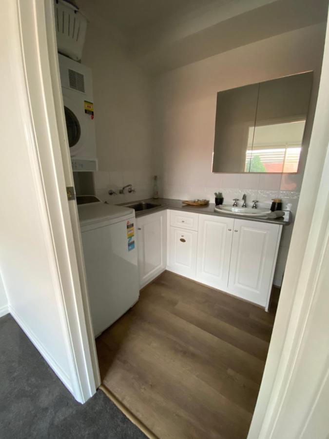 One-Bedroom Apartment Unit 6