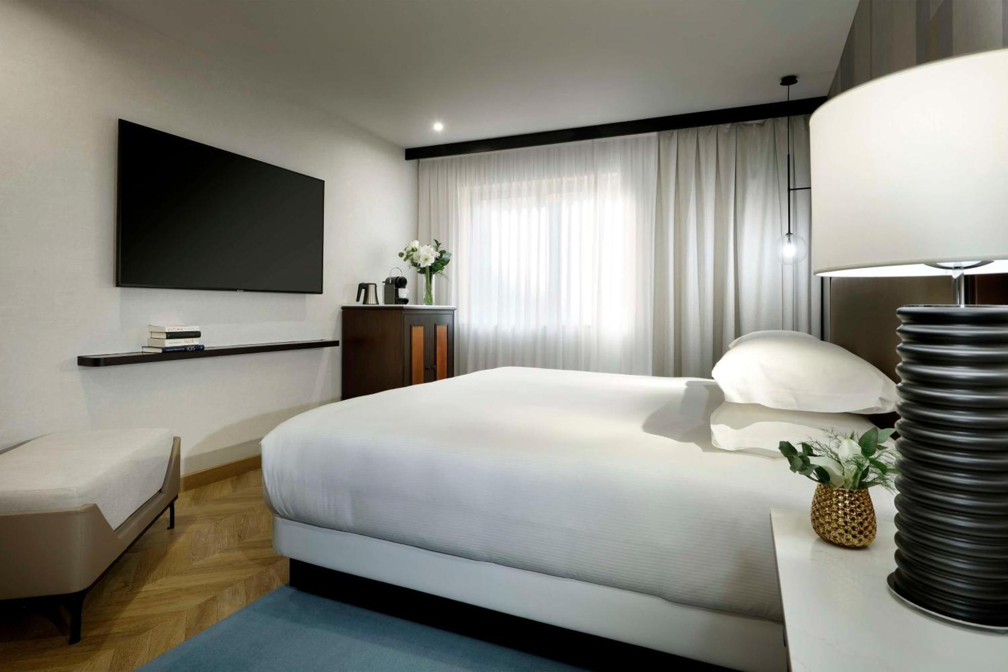 Deluxe King Room,1498535494:JPEG