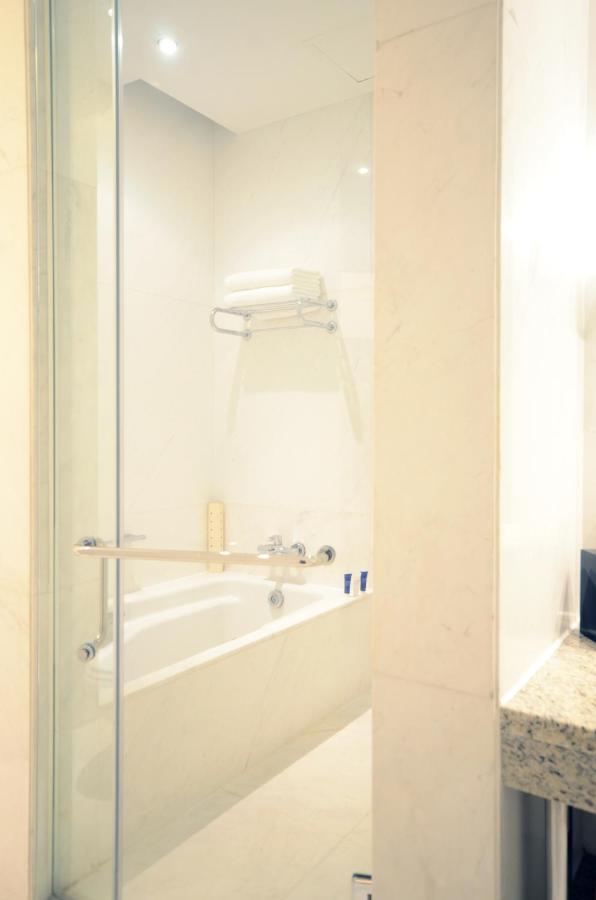 Bay View Suite