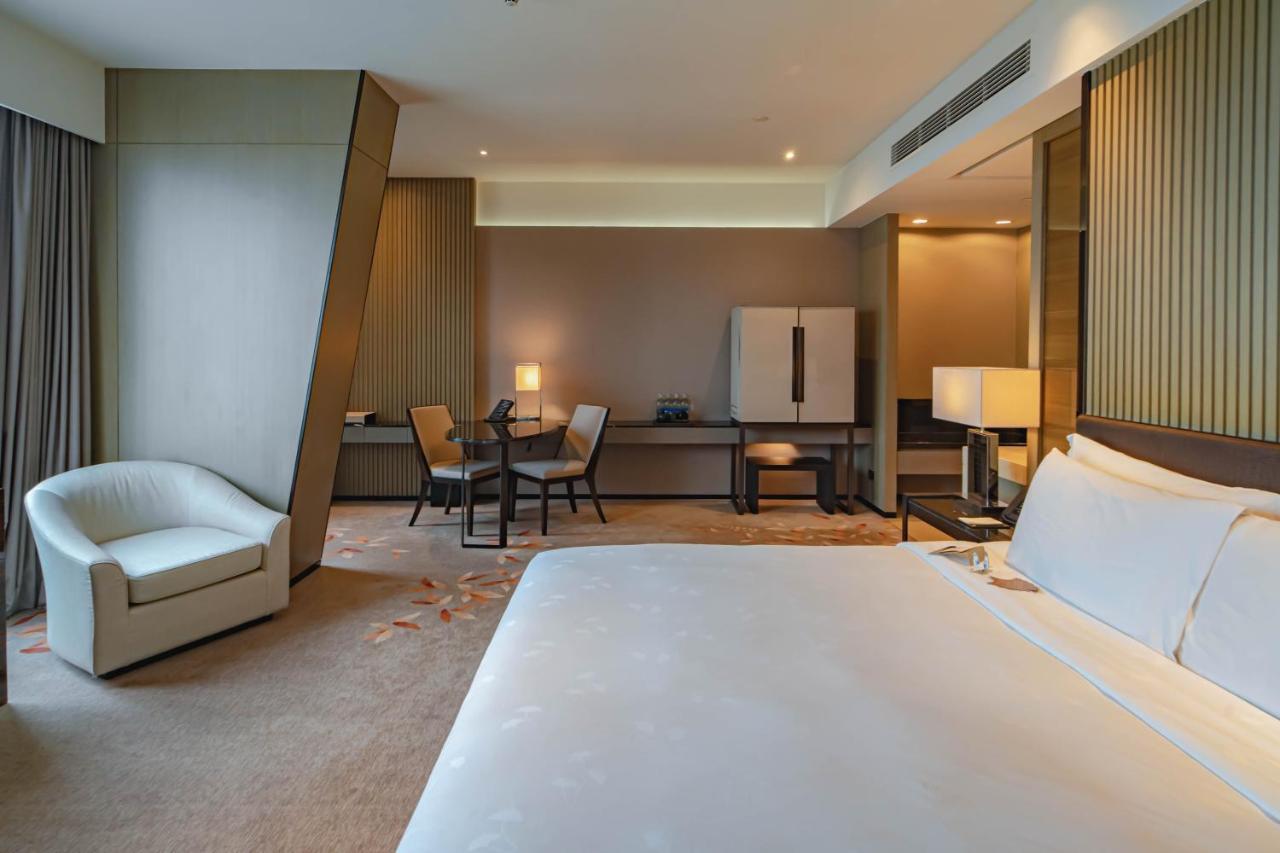 Premier Club – Club Lounge access