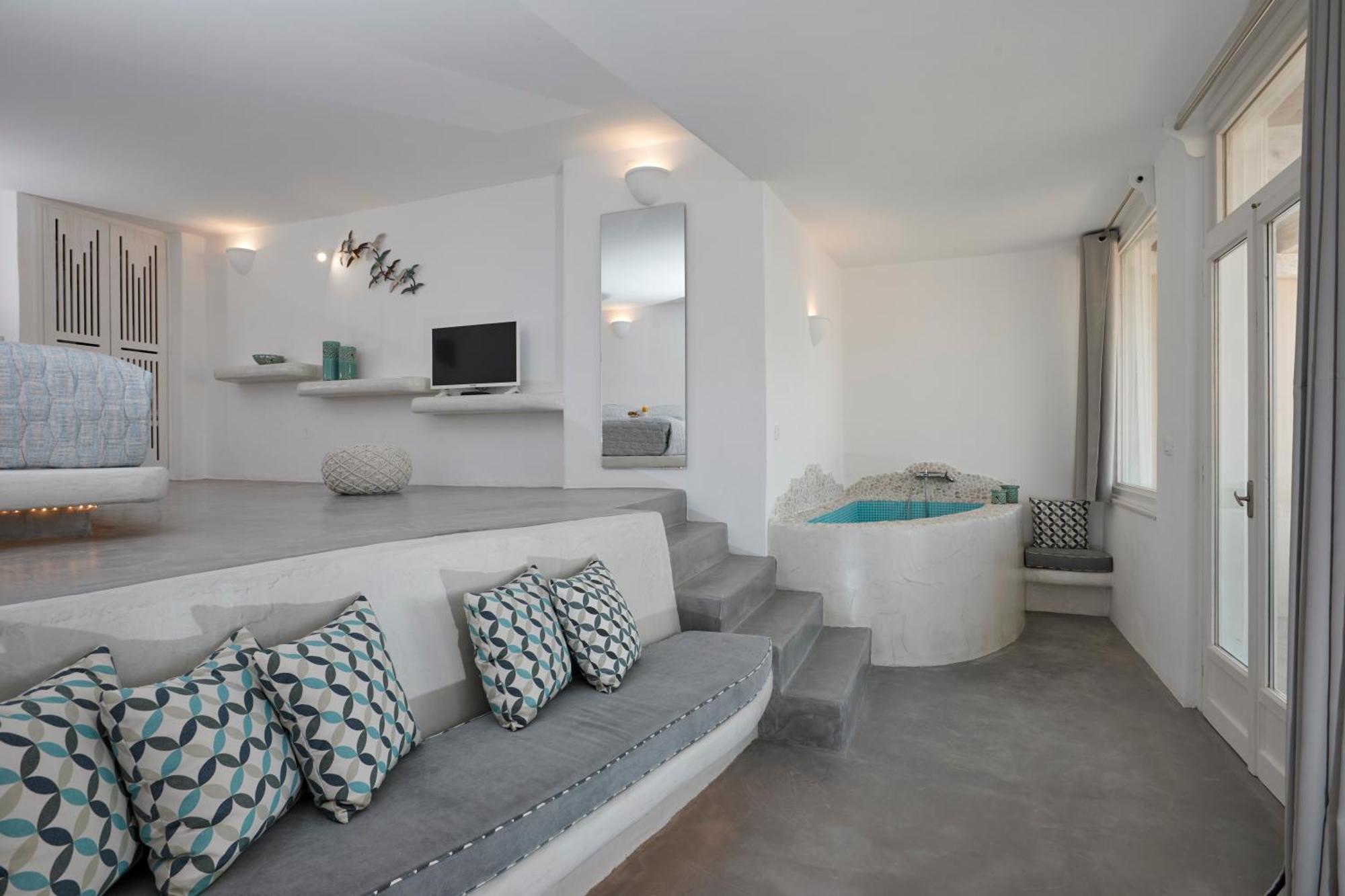 VIP Suite Private Outdoor Hot Tub & Panoramic Caldera View,1273428871:JPEG