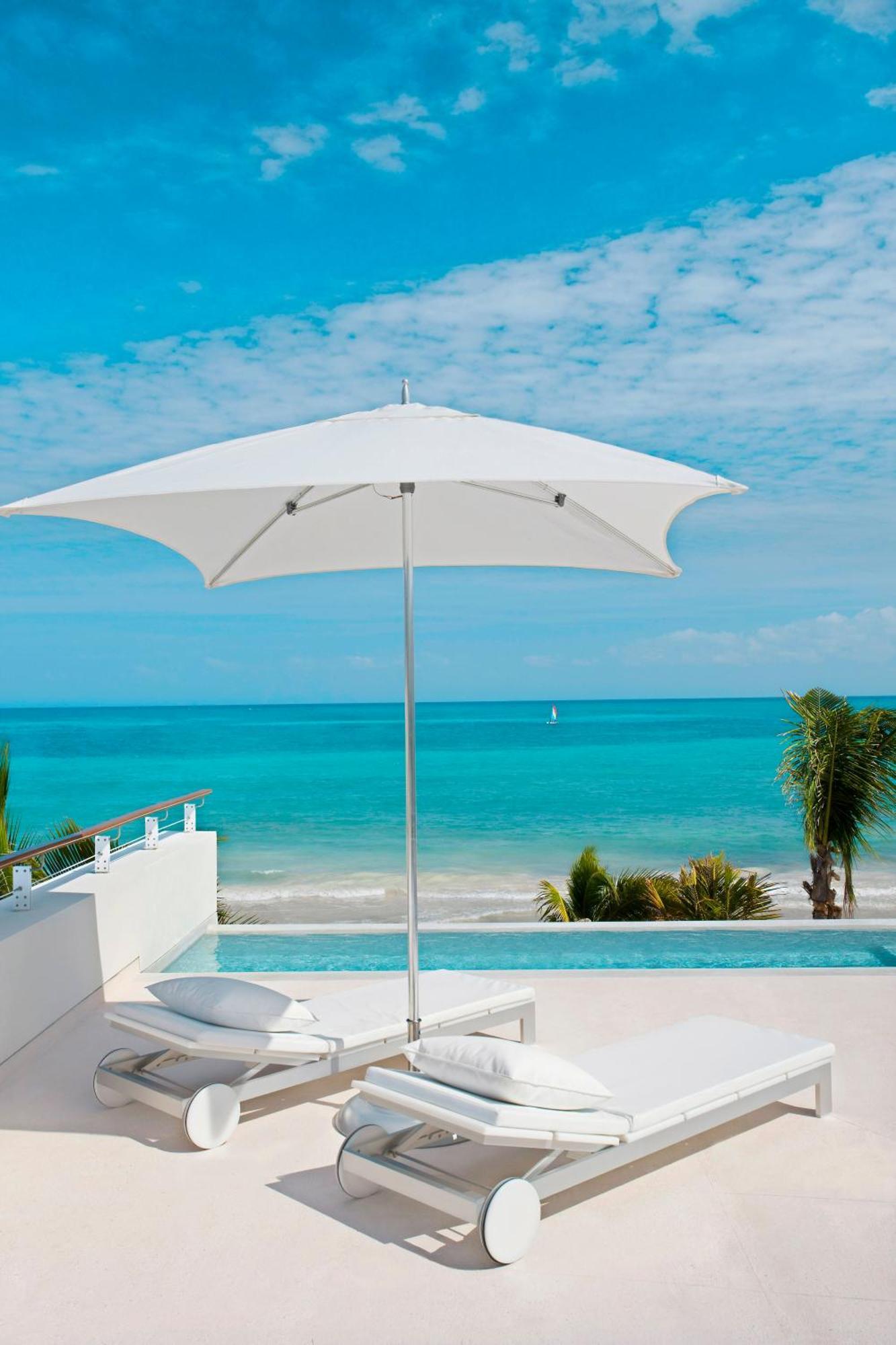 Beachfront Casite