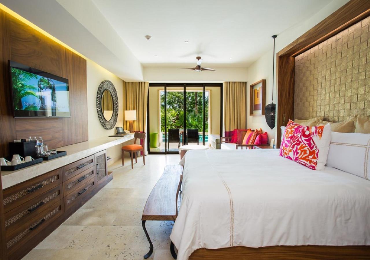 Junior Suite Partial Ocean View King