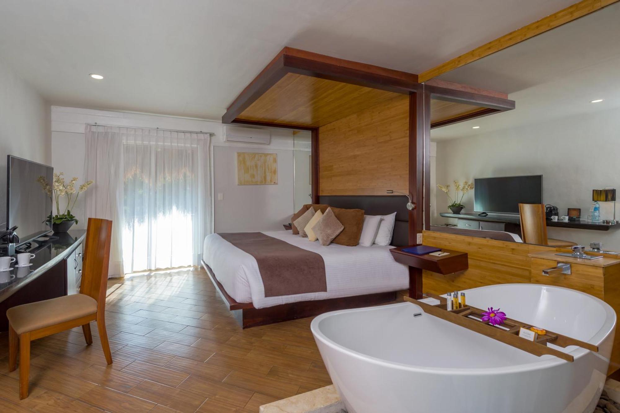Master Suite Buffet