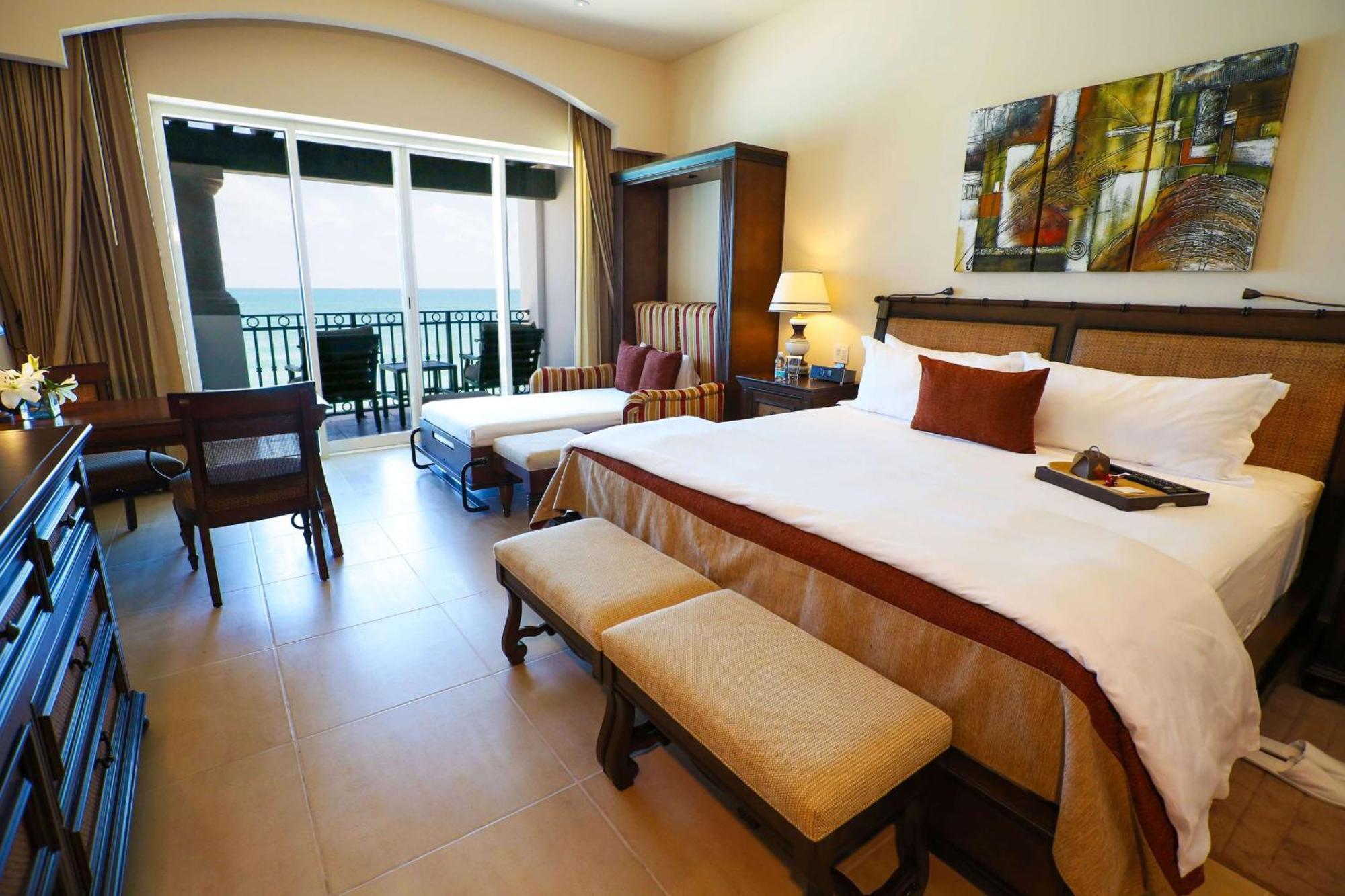 Junior Signature Suite Beachfront