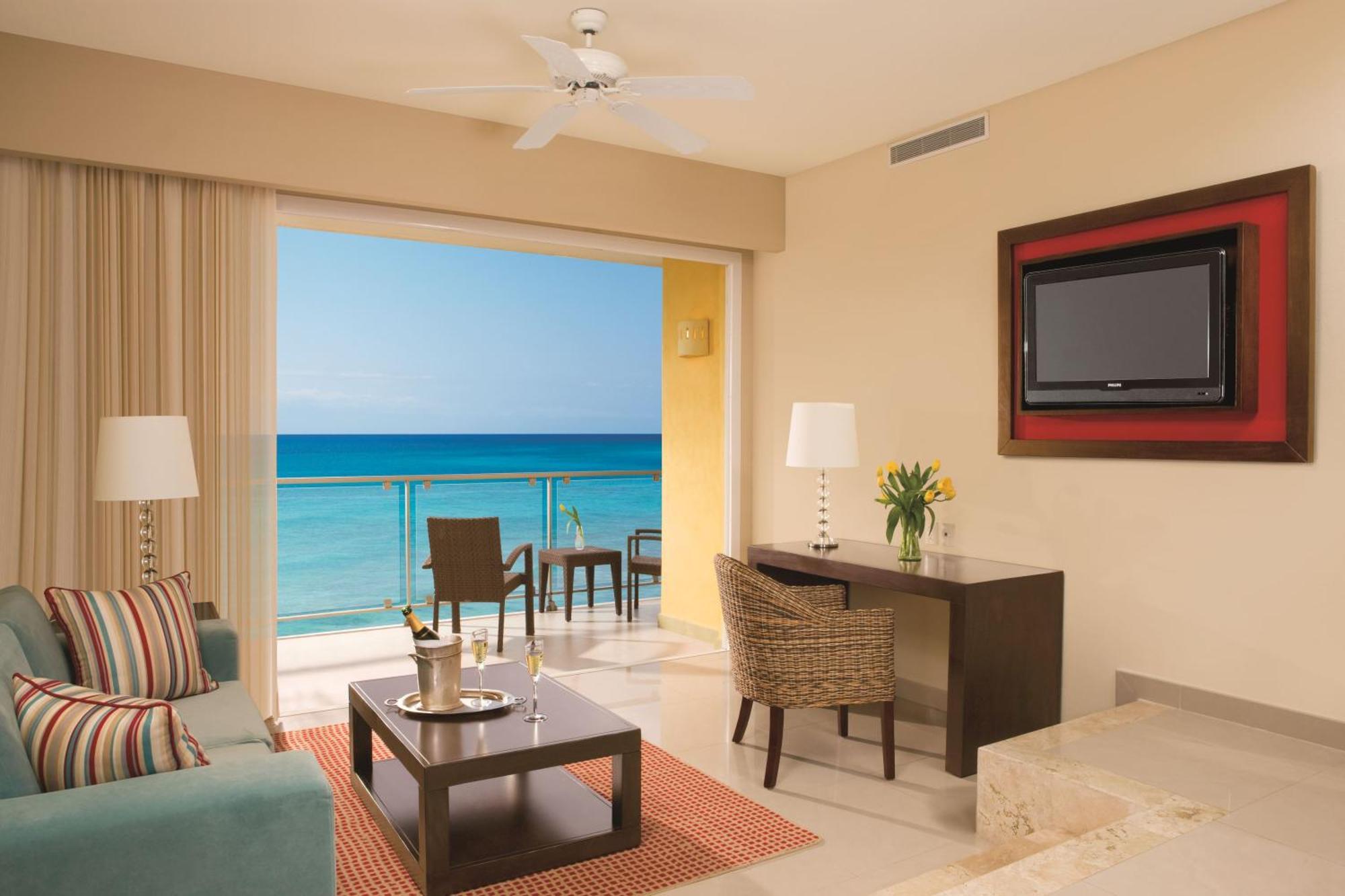 Junior Suite Ocean Front Two Double Beds,1273749616:JPEG
