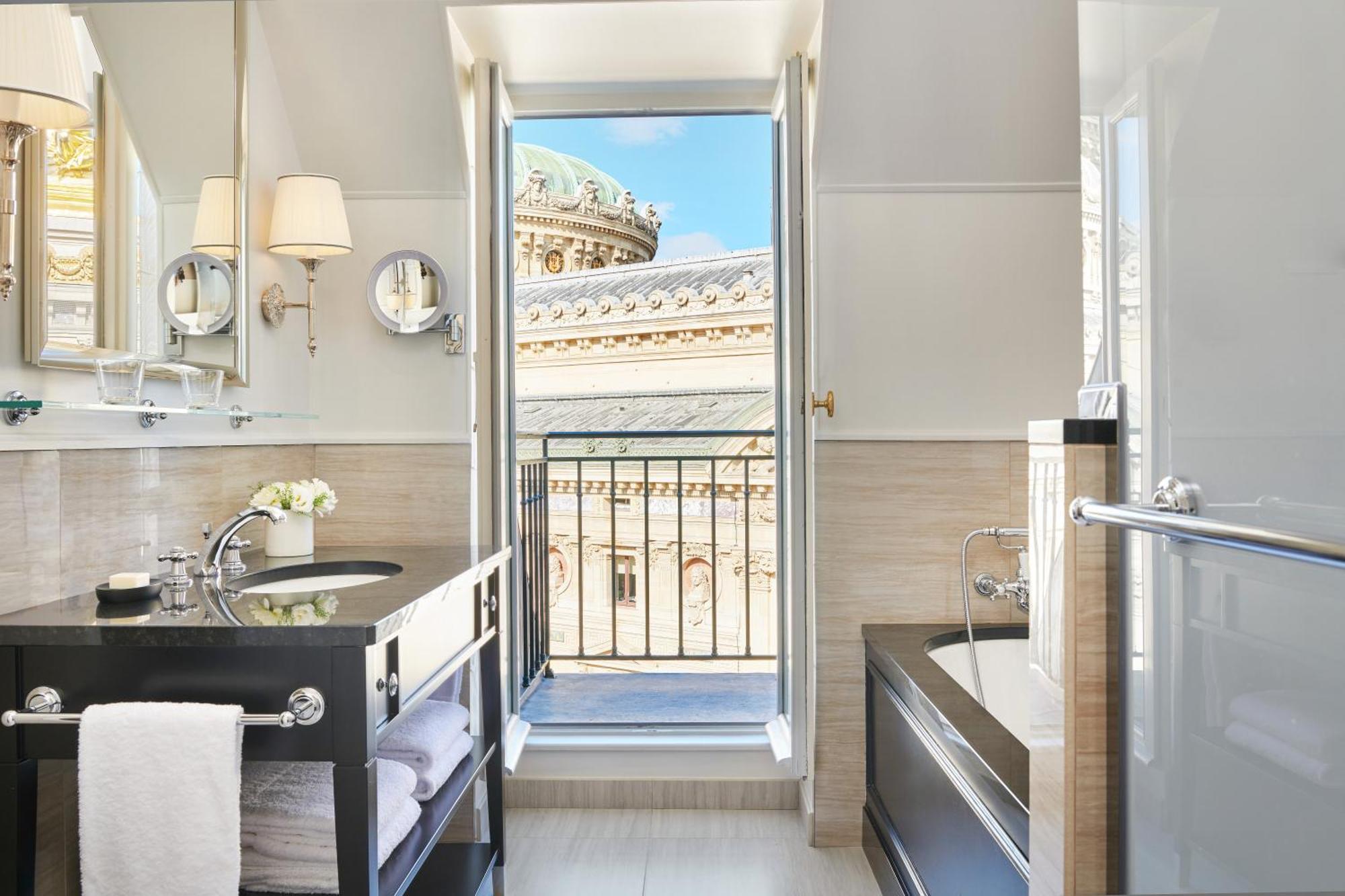 Premium King Room with Balcony and Opera View,1675799877:JPEG