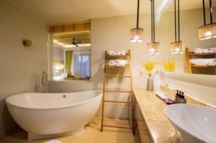 Sea Fan Deluxe Double or Twin Room