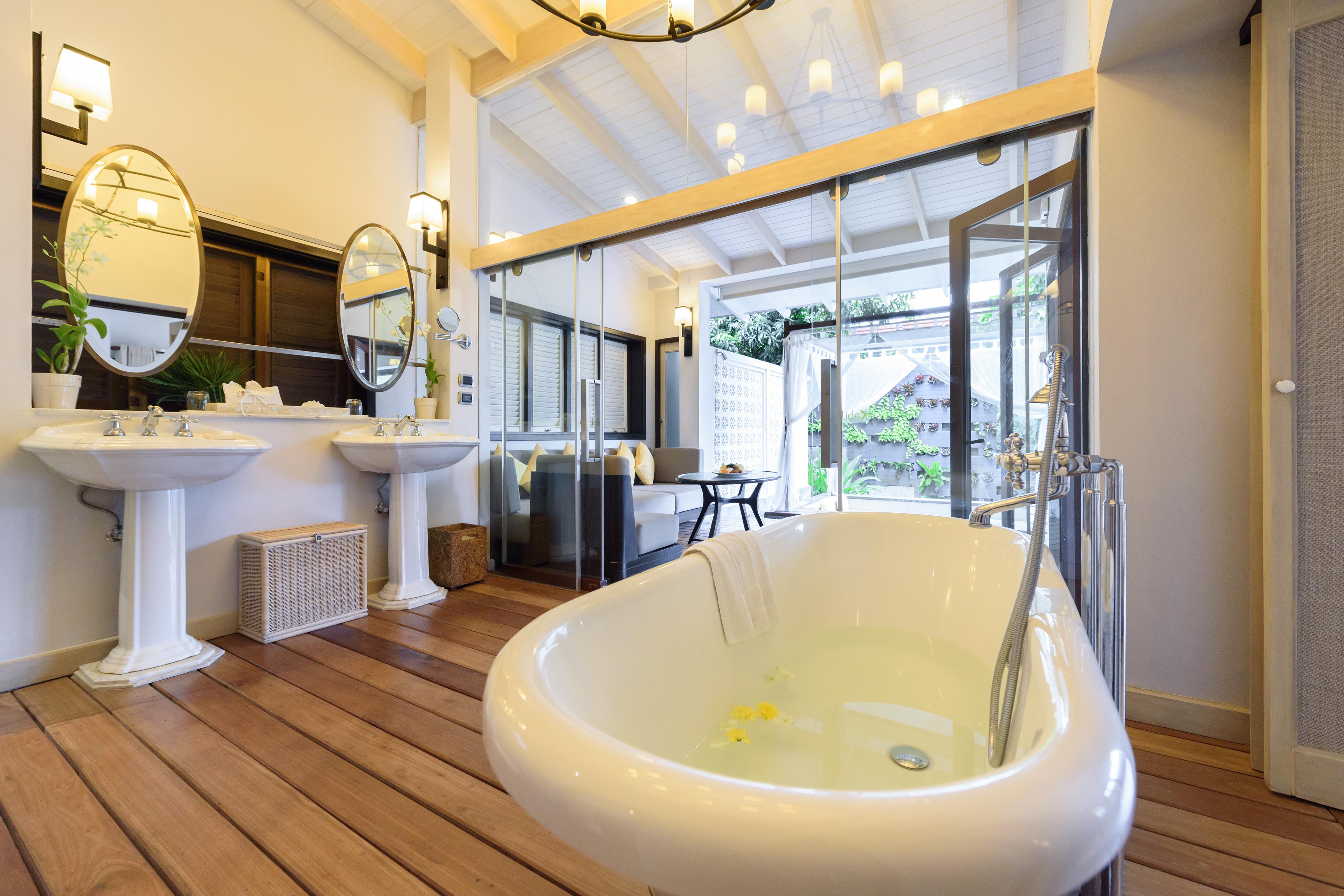 Partial Seaview Pool Villa