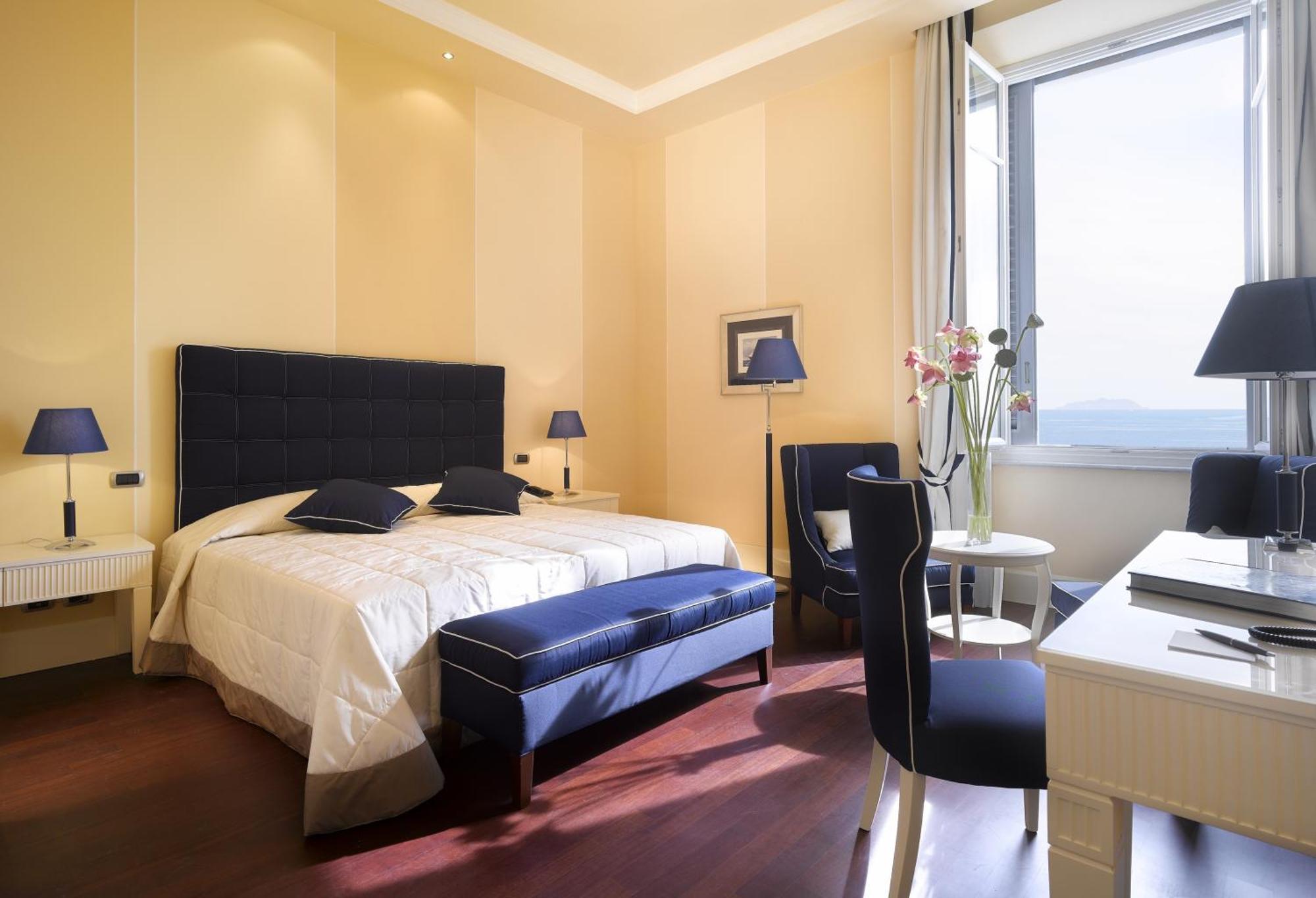 Superior Twin/Queen Room with Sea View,455599455:JPEG