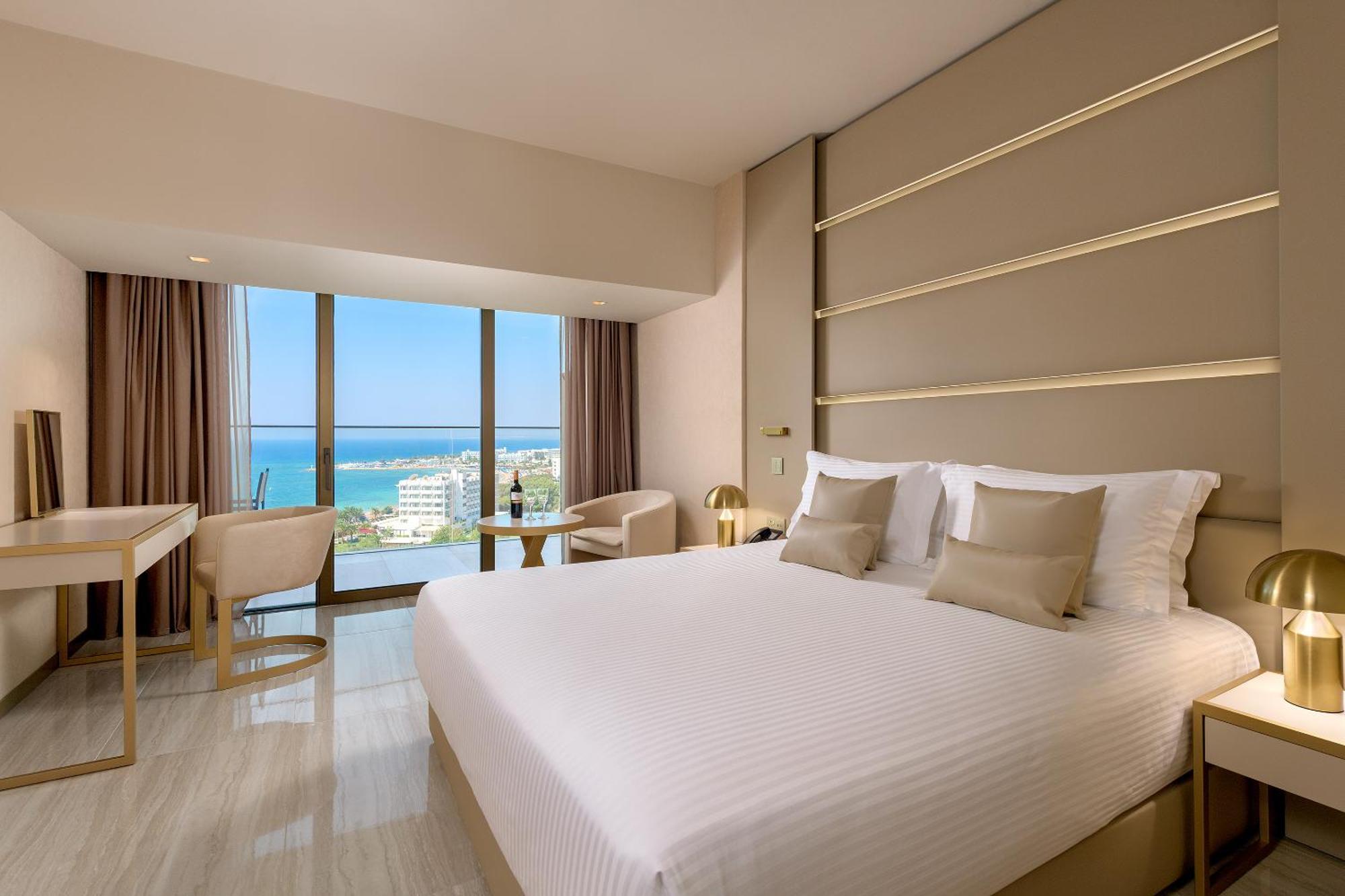 Deluxe Double or Twin Room Sea View