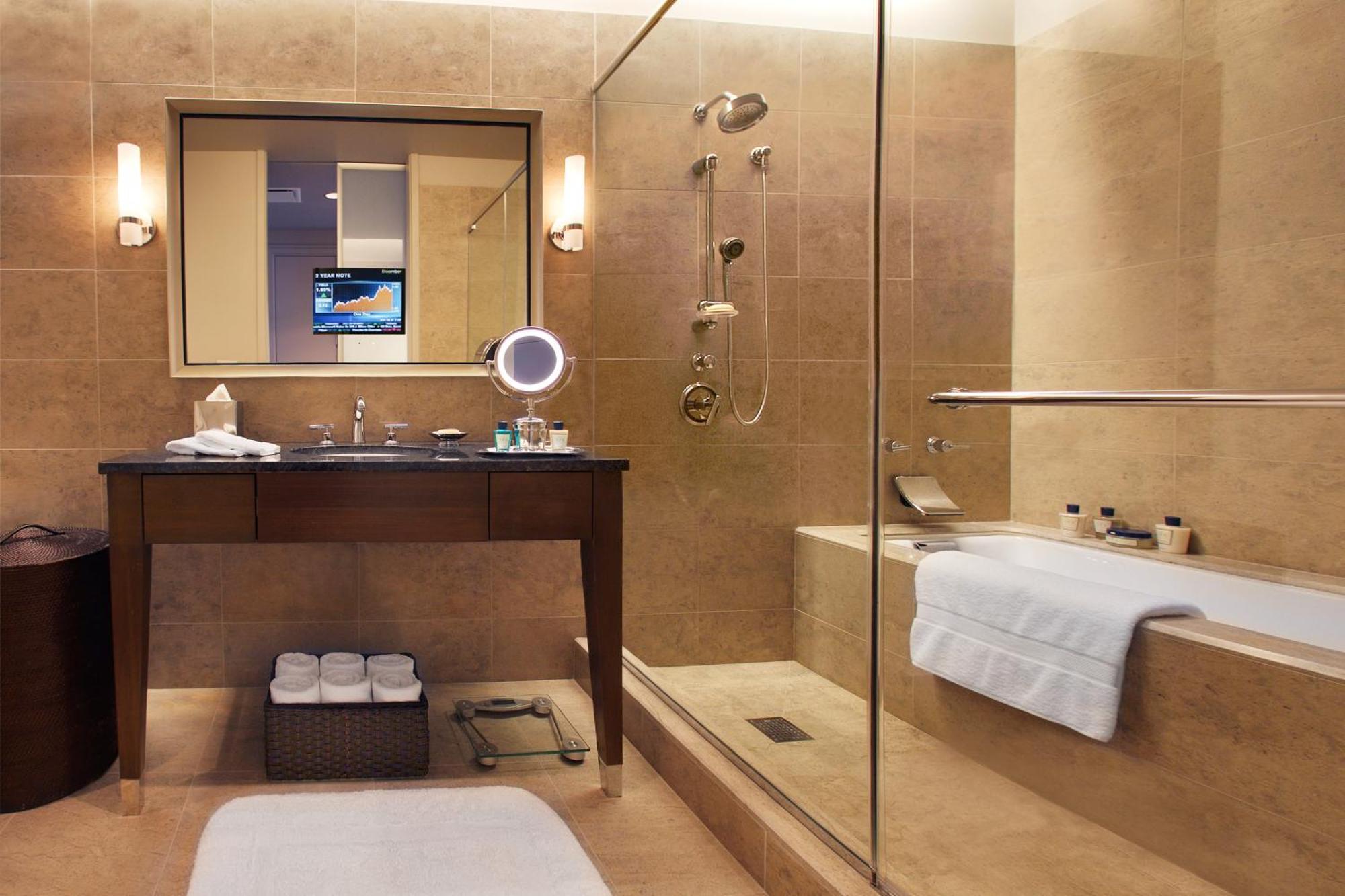 Executive King Room with Lake View