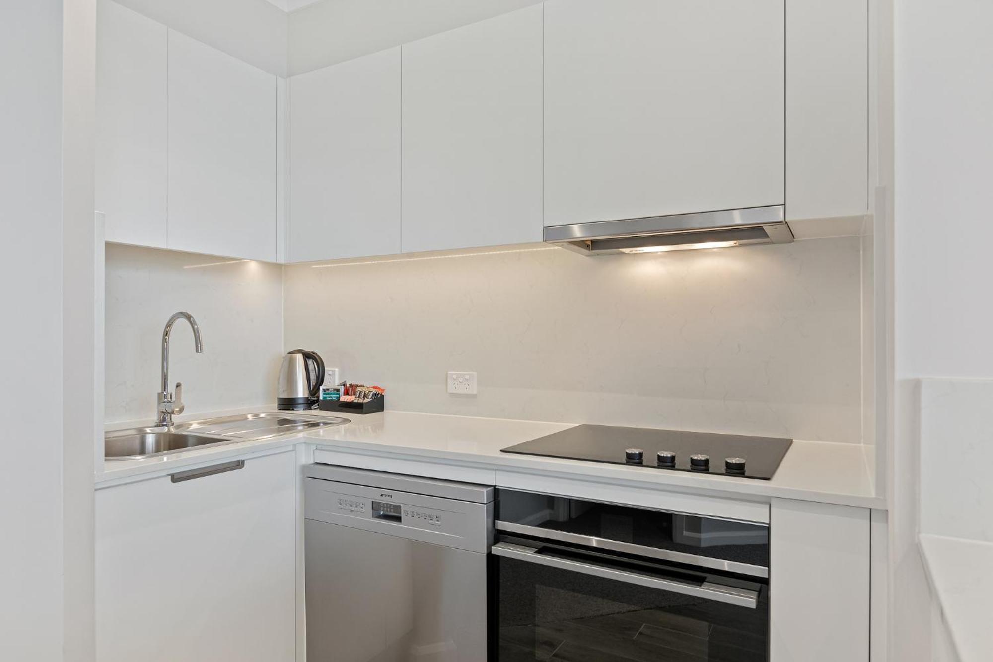 Deluxe Two-Bedroom Apartment Harbour View