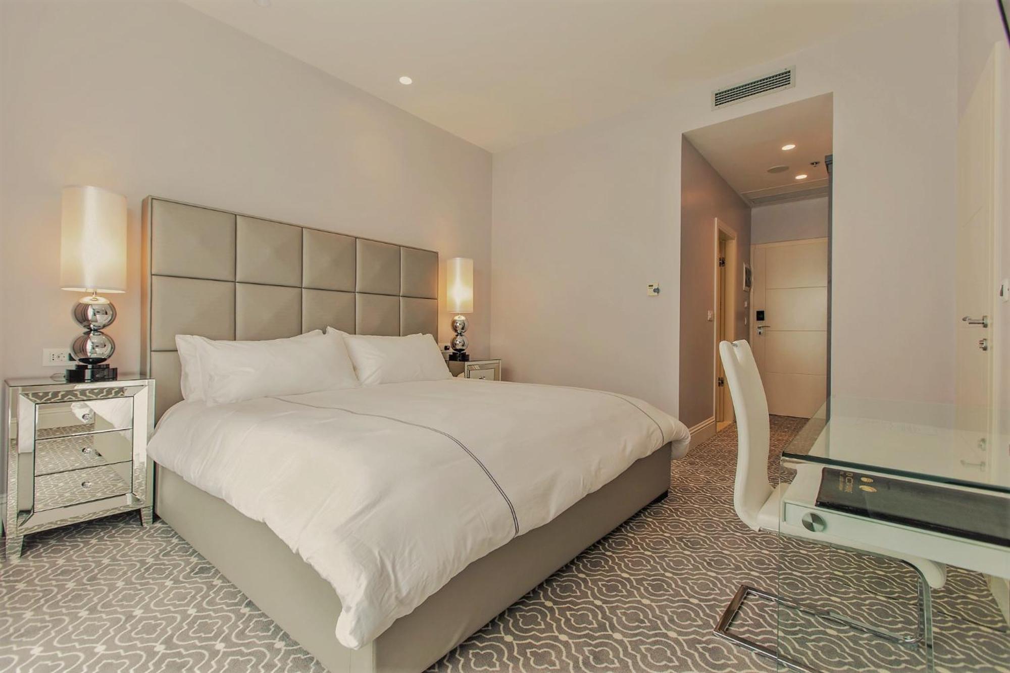 Luxury King Room Balcony
