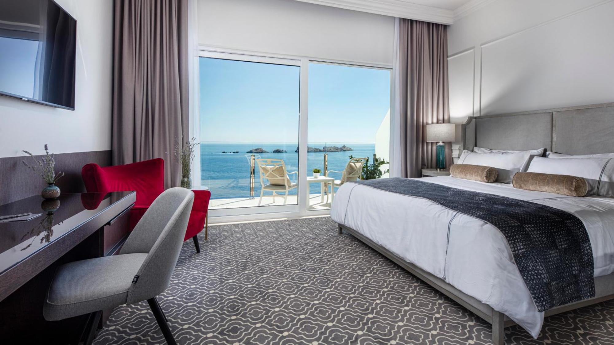 Luxury King Room Sea View Balcony