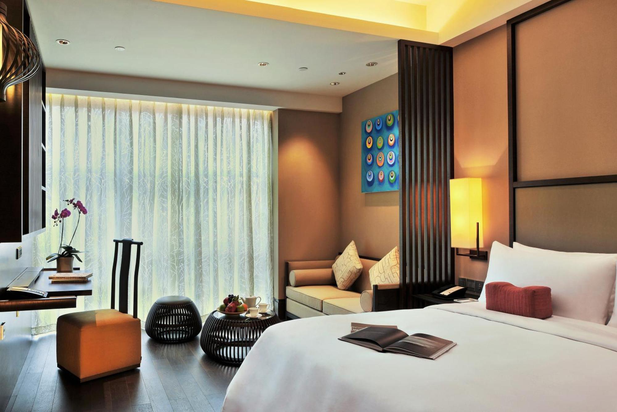 Deluxe Queen Room
