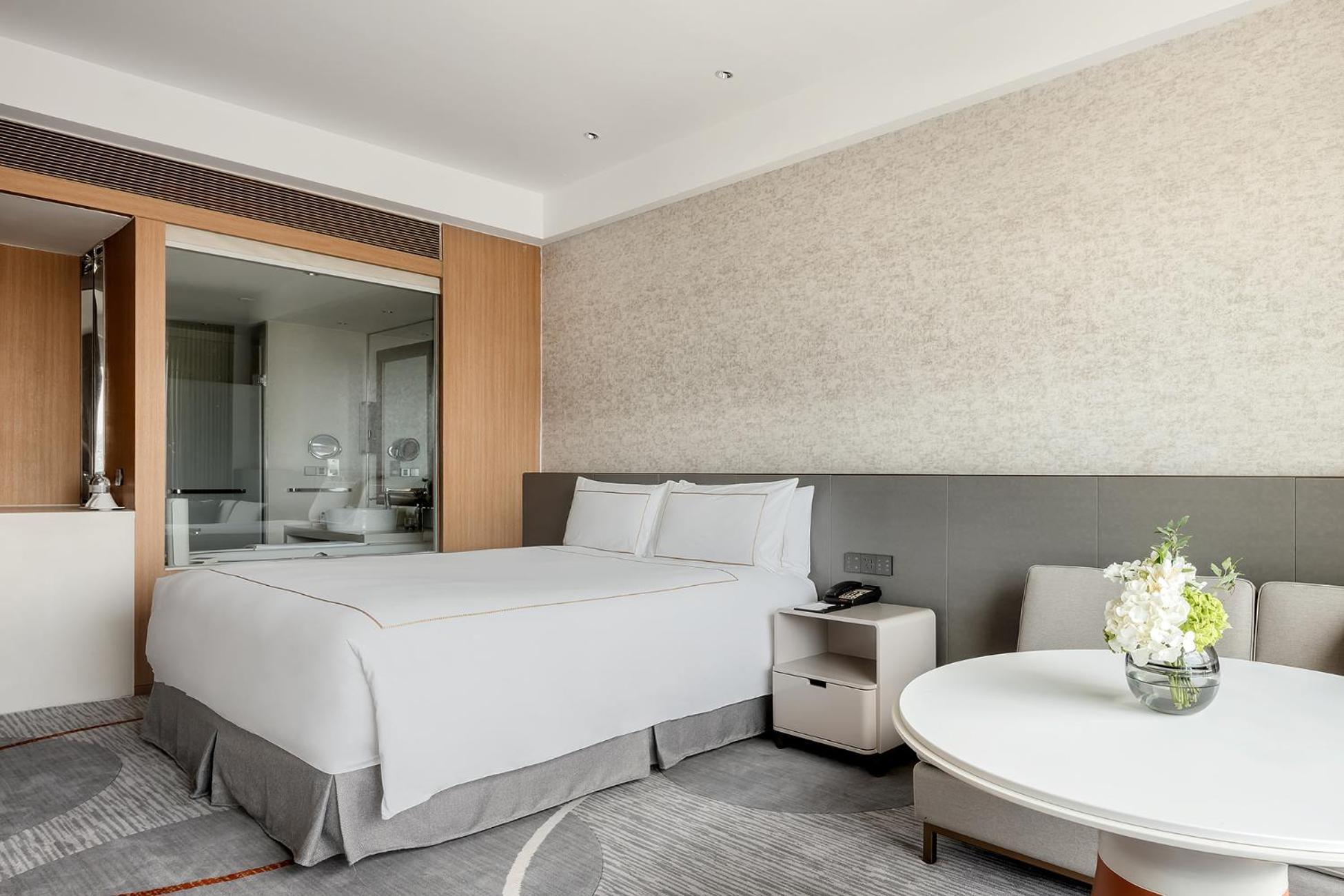Classic King Room High Floor