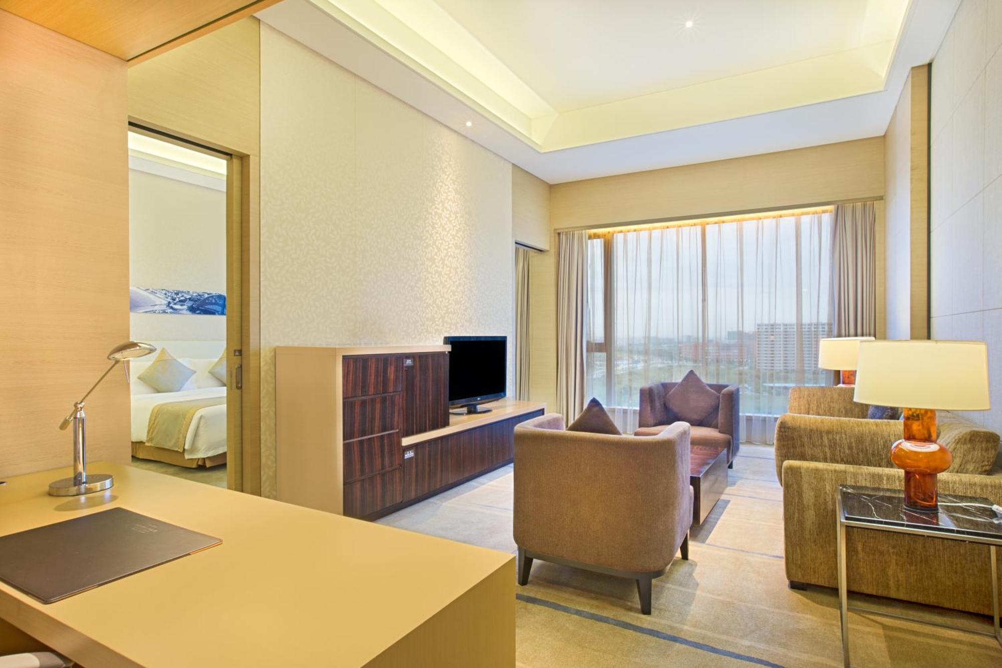 One-Bedroom Suite Lounge Access