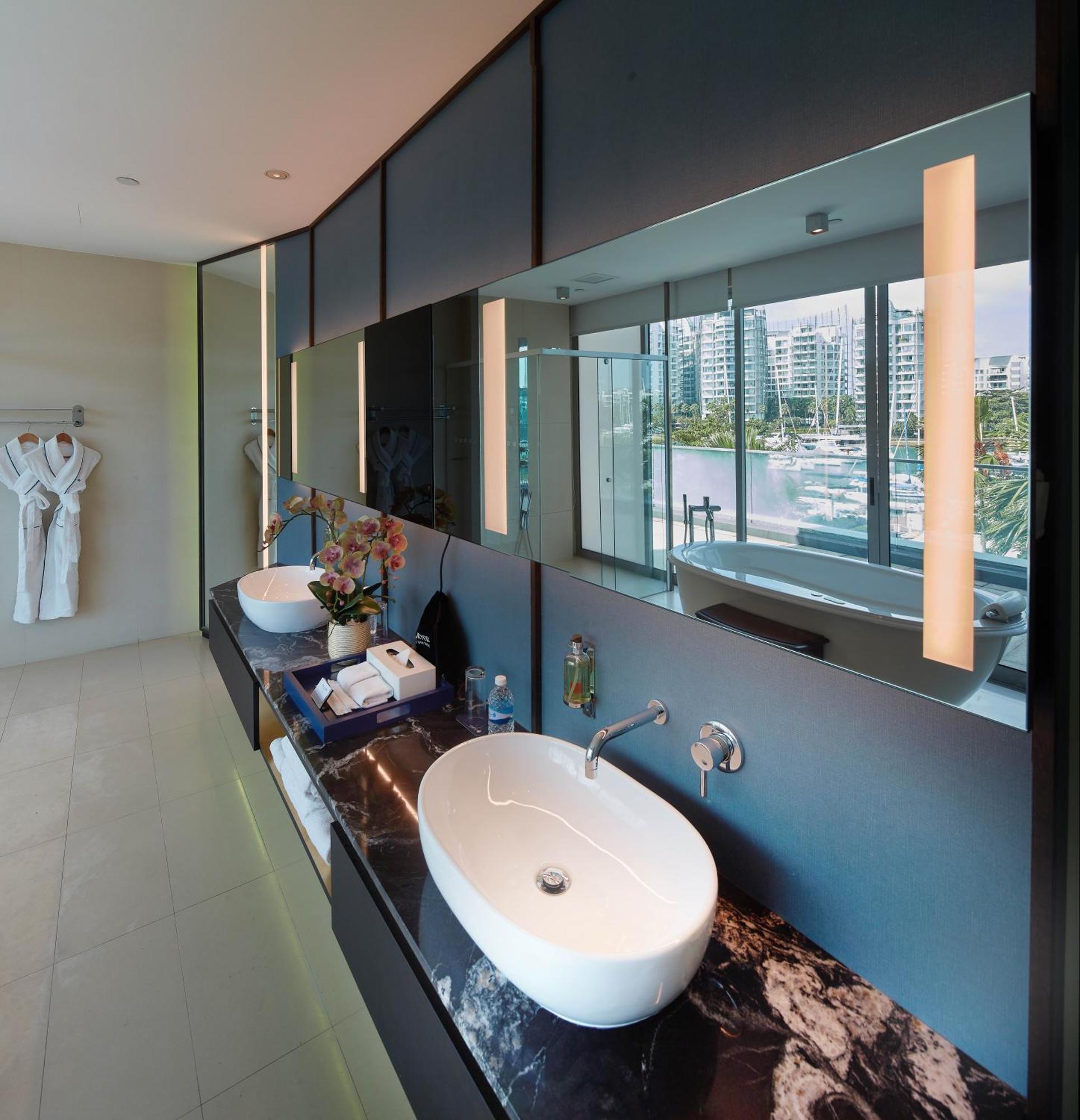 Monte Carlo 2 Suite Room