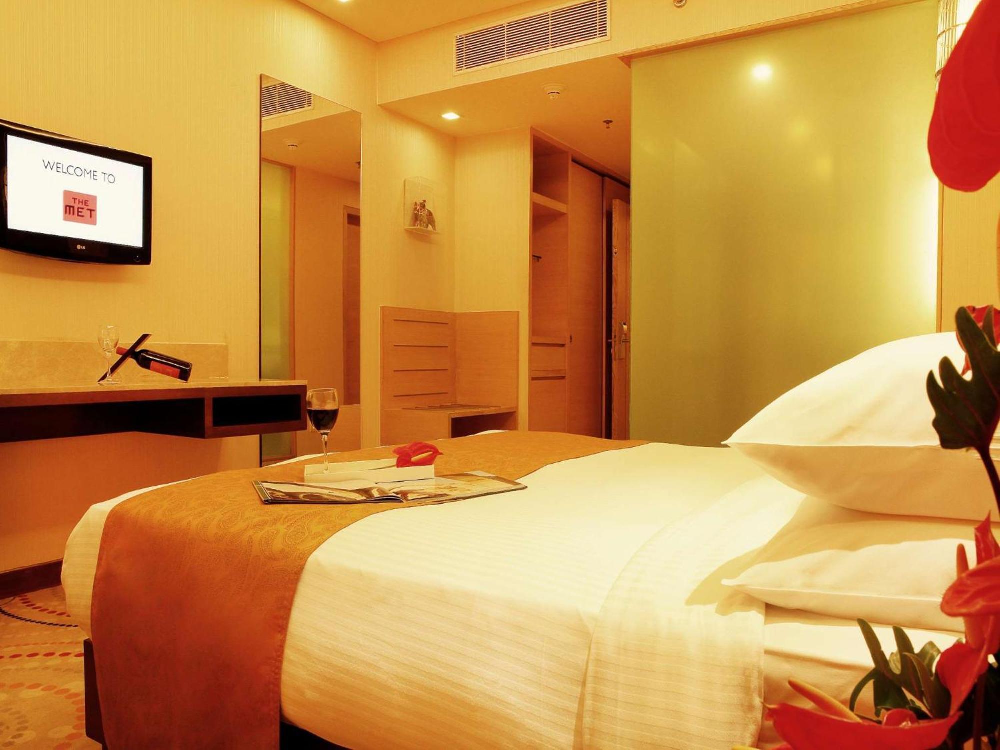 Superior Double Room Inclusive of Wi-Fi on food & soft beverages