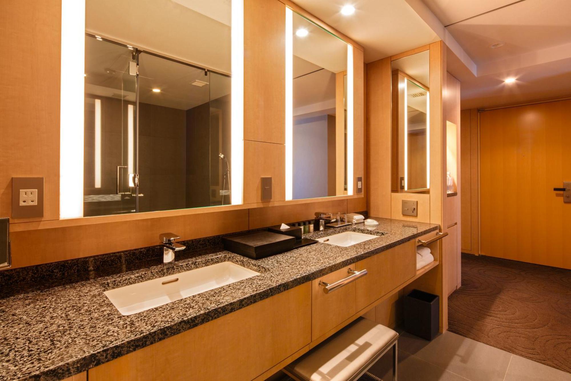 Premier King Room Non-Smoking