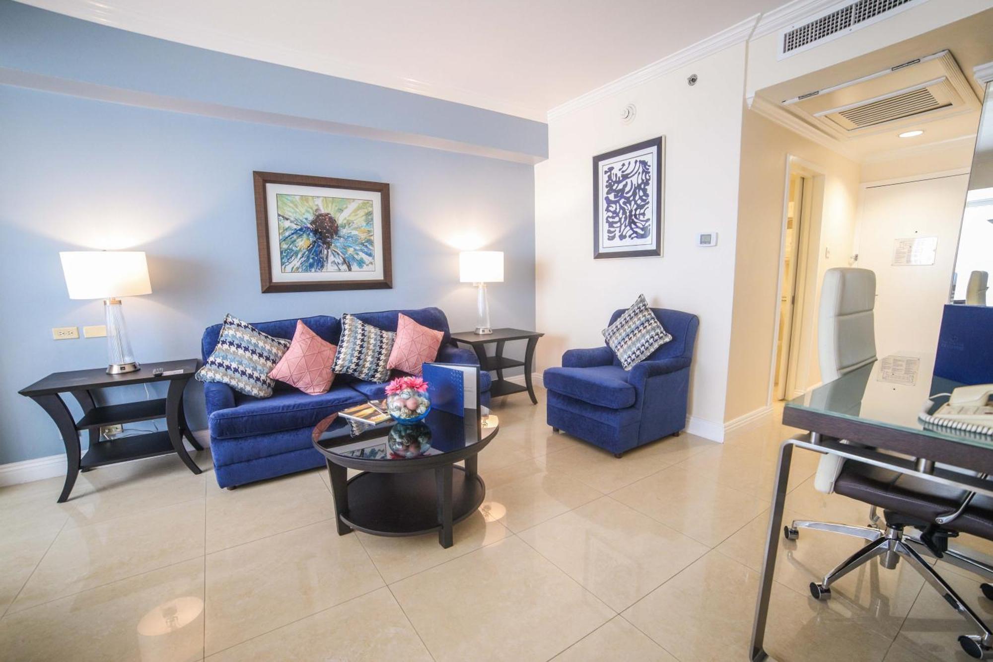 Deluxe 1-Bedroom Suite