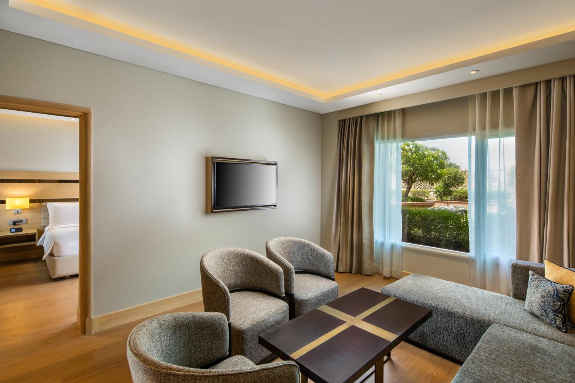 King Suite with 15% off on F&B 