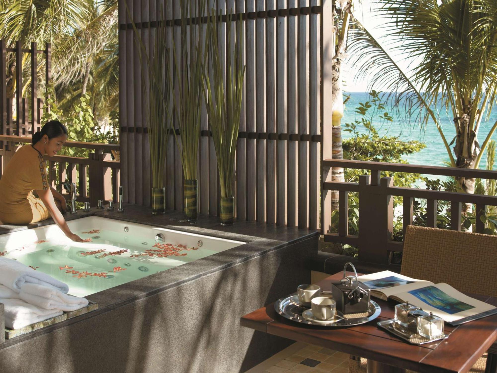 Seaview Suite with Free Roundtrip Caticlan Airport Transfers,1277947684:JPEG