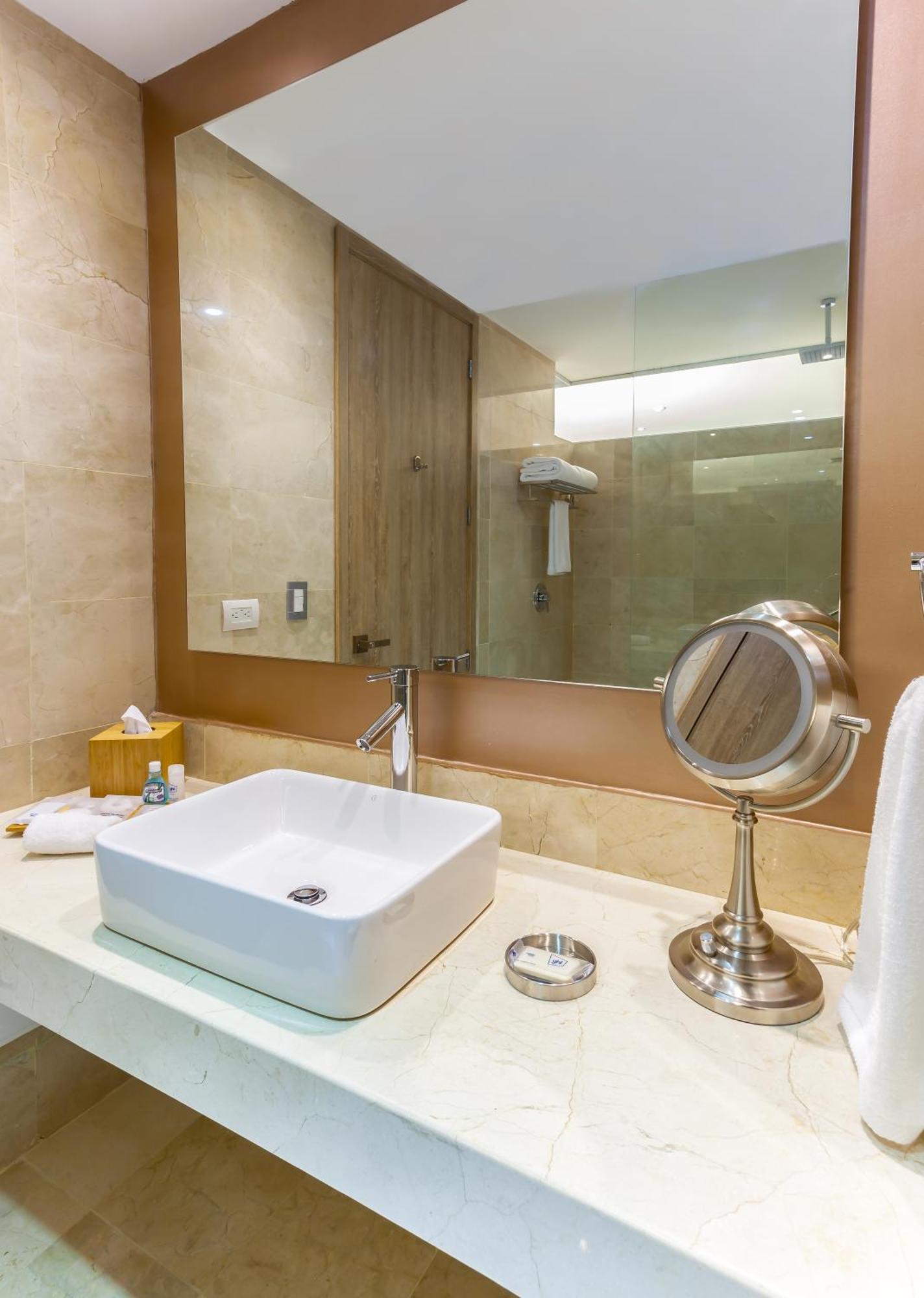 Junior Suite,1722982750:JPEG