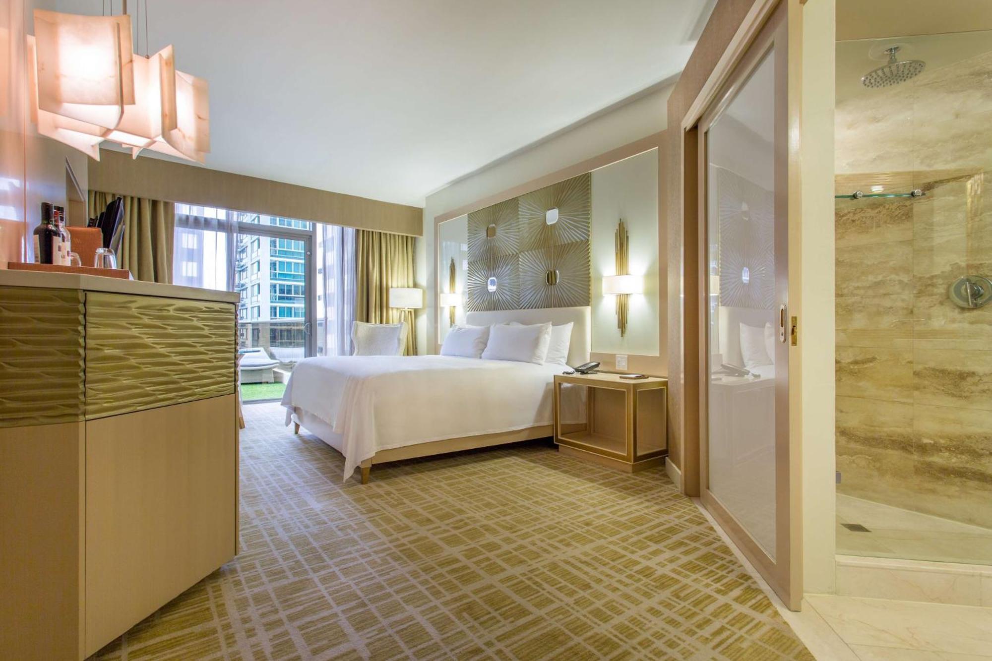 Deluxe King Room with Terrace