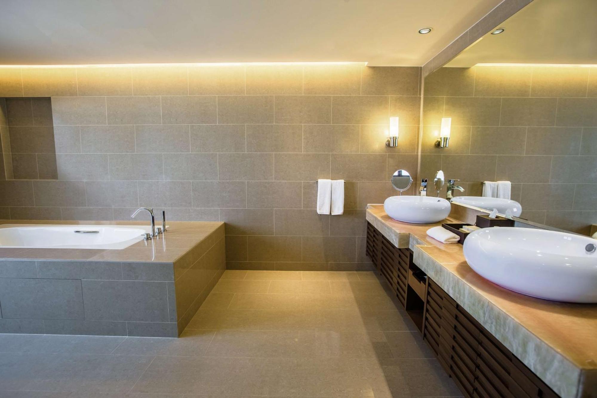 Executive King Suite