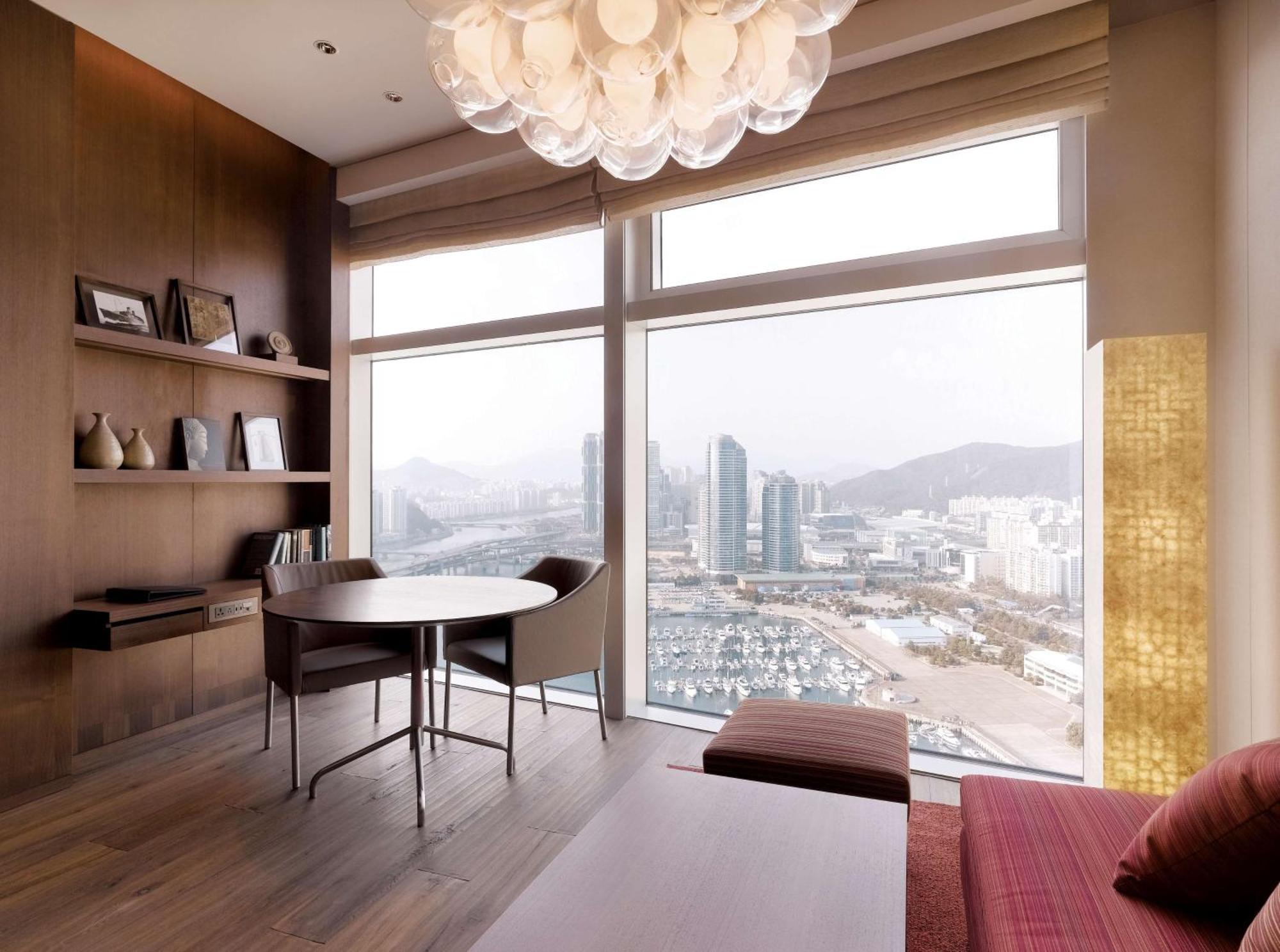 Marina Corner Ocean Suite,1278428992:JPEG