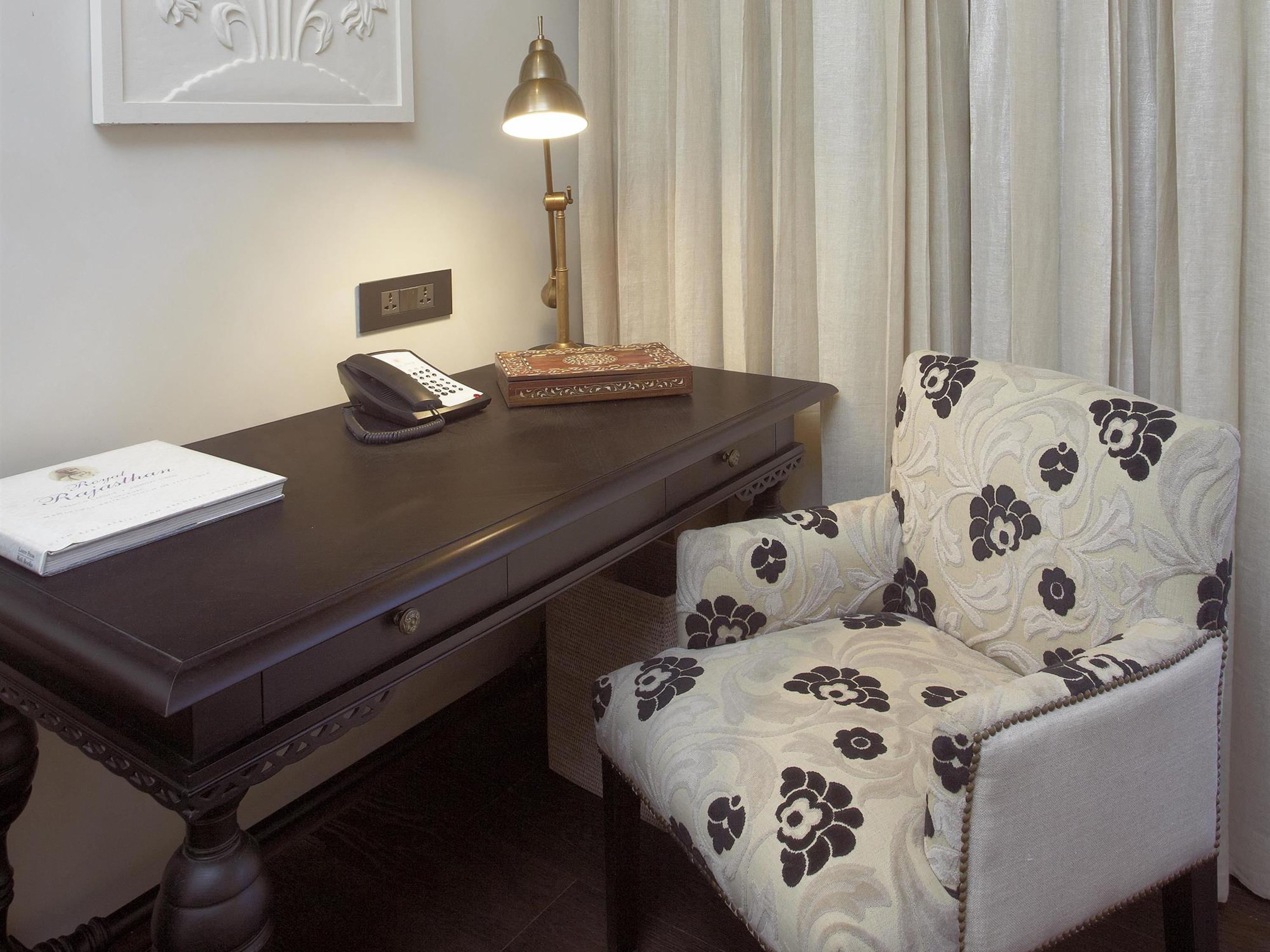 Fairmont Twin Room Non-Smoking 2 comp craft beers or signature cocktail at Anjum per room per Happy Hours Buy 1 1 at Anjum Bar on Select beverages on F& Soft Beverage Laundry or or Set couple at Zarin INR 5000