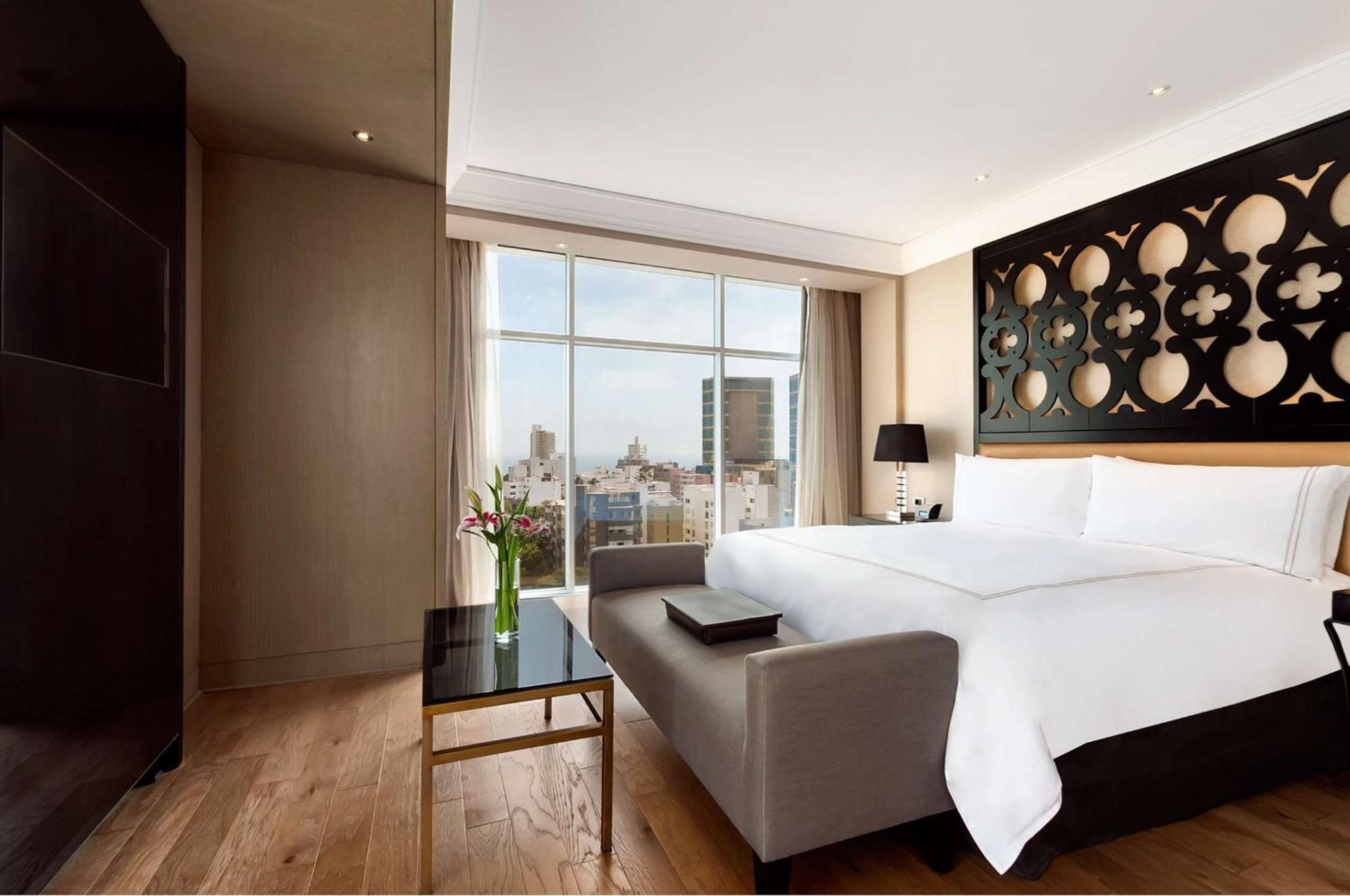 Junior King Suite with Seating Area