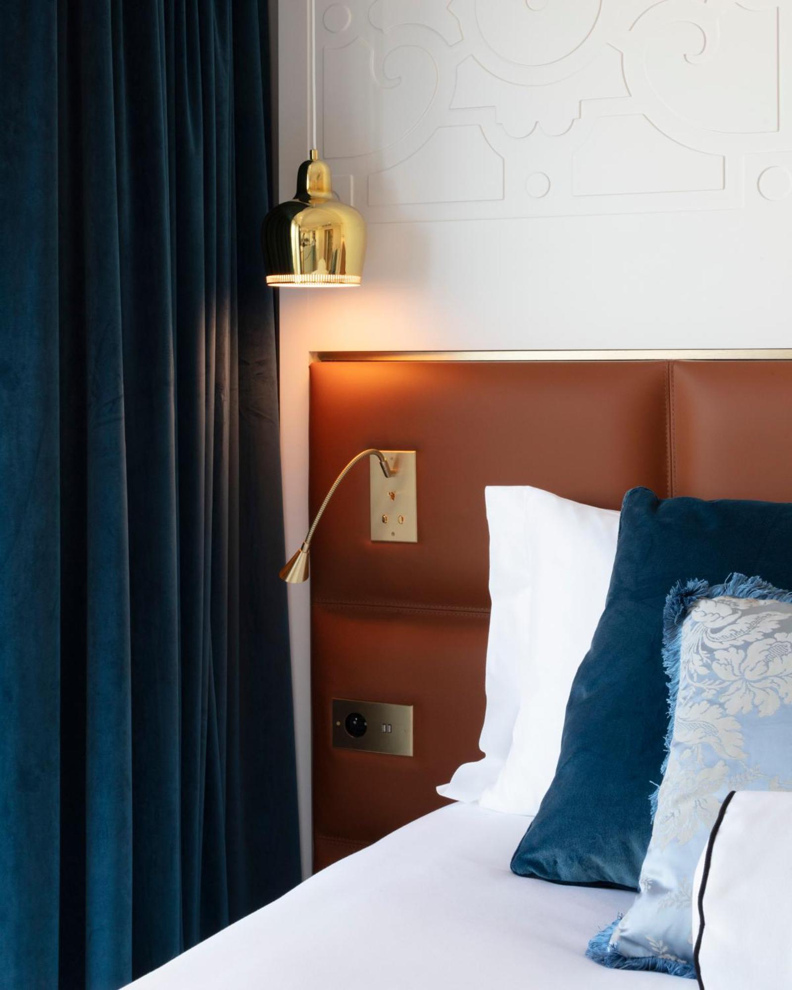 Prestige Suite with Eiffel Tower View,1279075183:JPEG