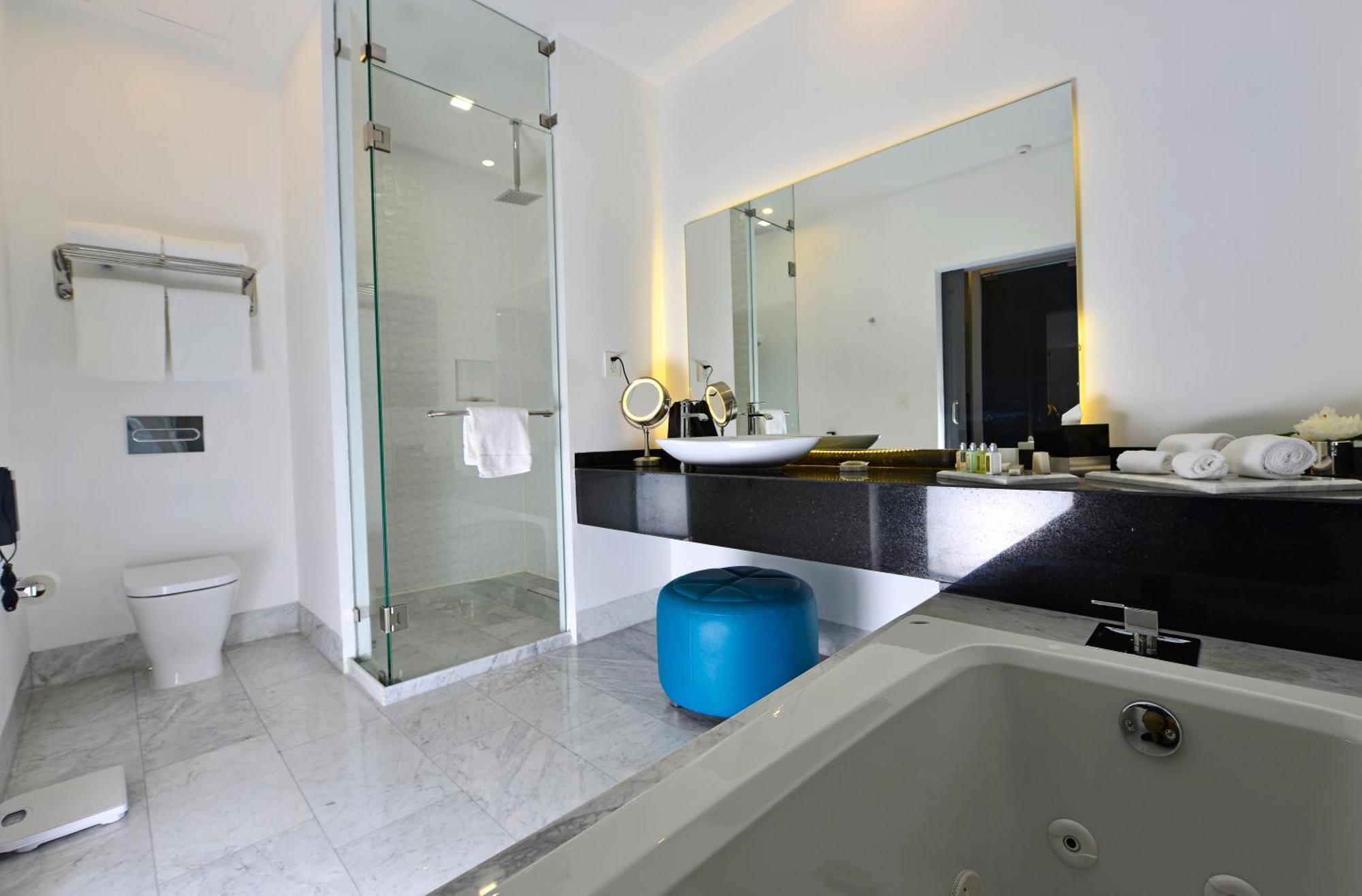 Suite City View