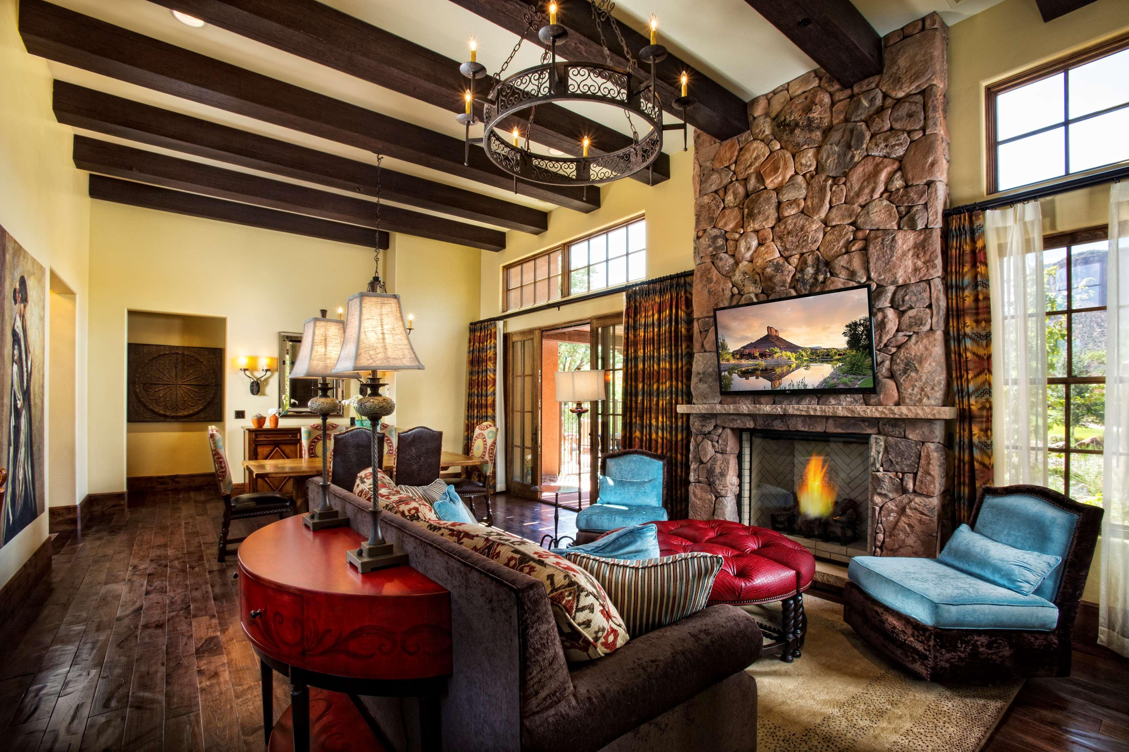 Deluxe One-Bedroom Suite