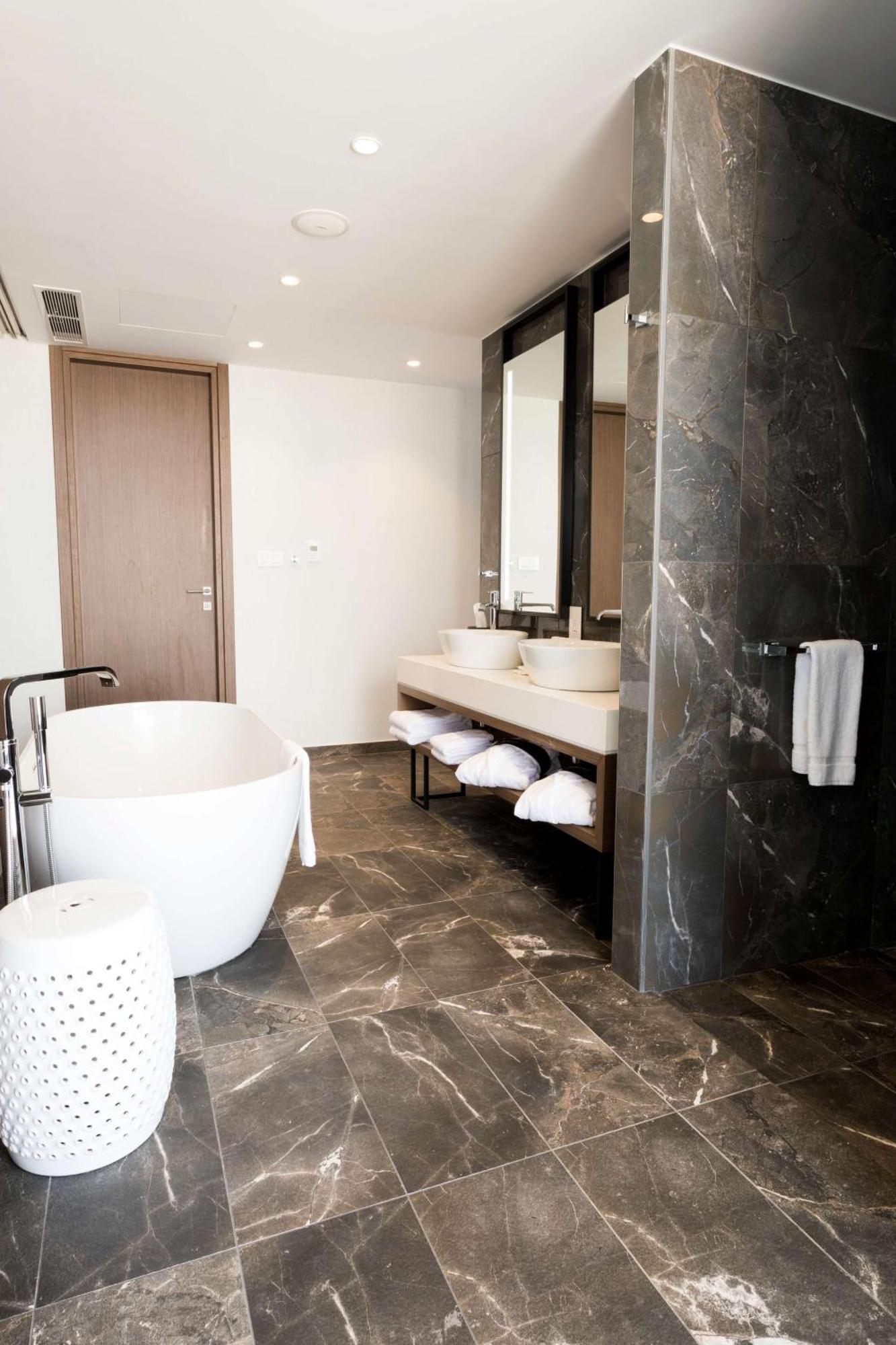 Suite Panoramic View