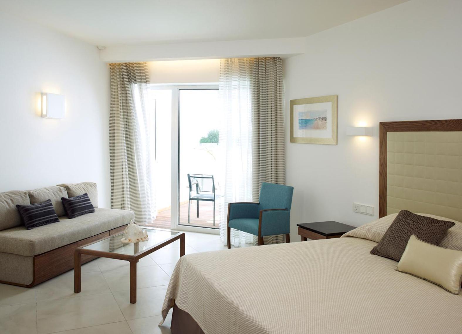 Deluxe Double or Twin Room Side Sea View