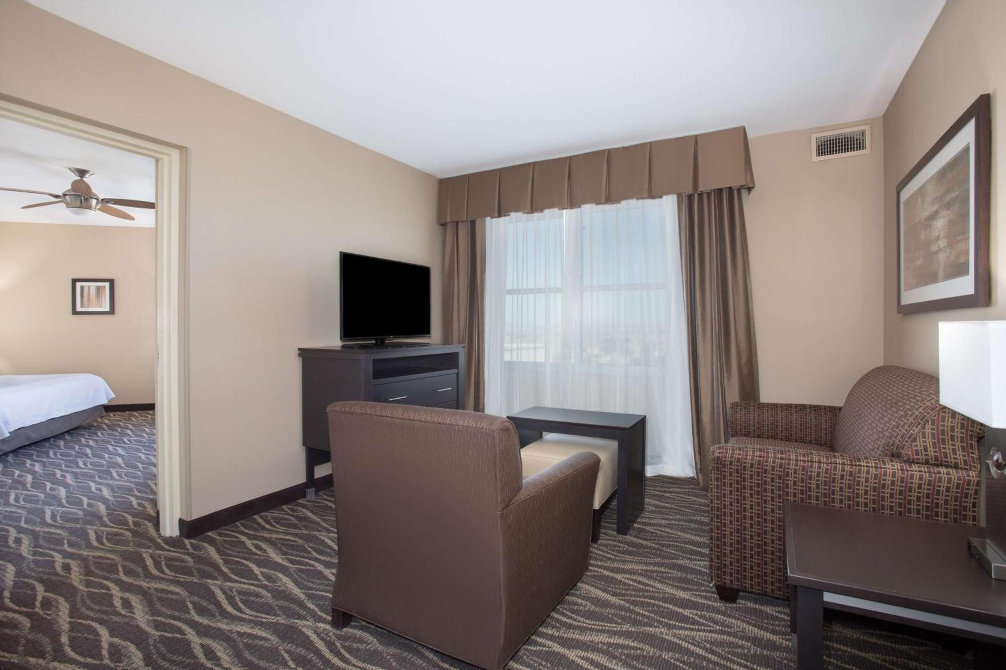 Two Bedroom Suite with One King and Two Queen Beds - Non-Smoking,1280336545:JPEG