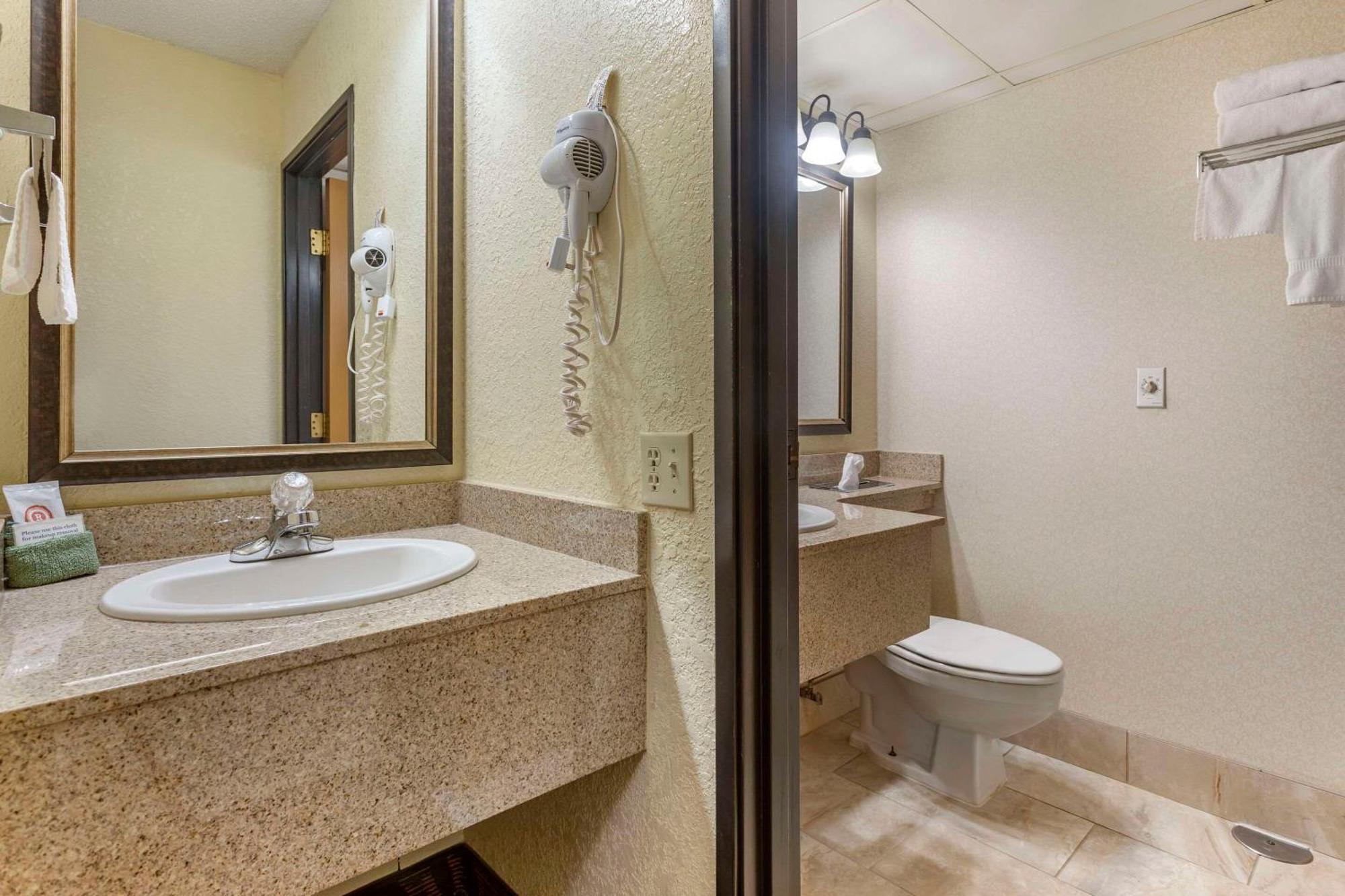 Queen Room with Two Queen Bed- Hearing Access-Non- Smoking