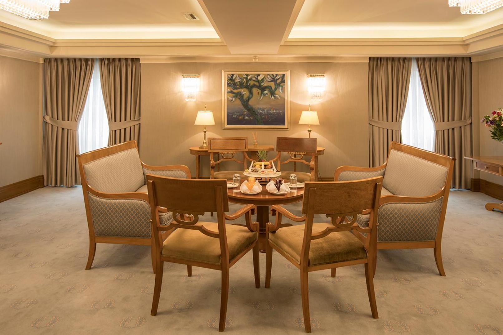 Presidential Suite Two Ways Airport Transfer