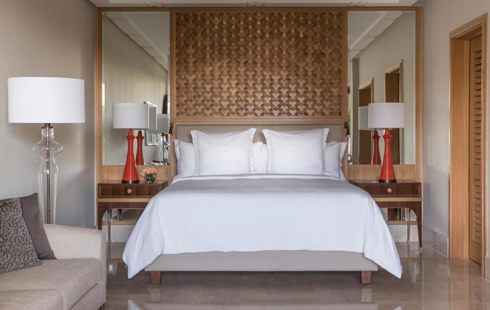 Deluxe King Room Garden View