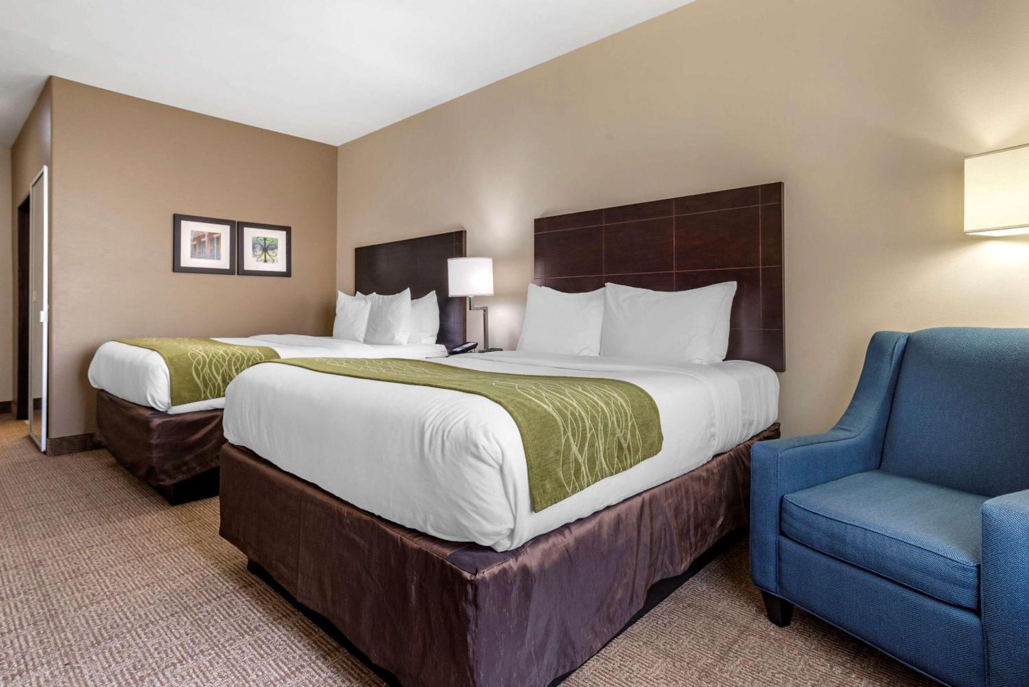 Queen Room with Two Queen Beds - Non-Smoking