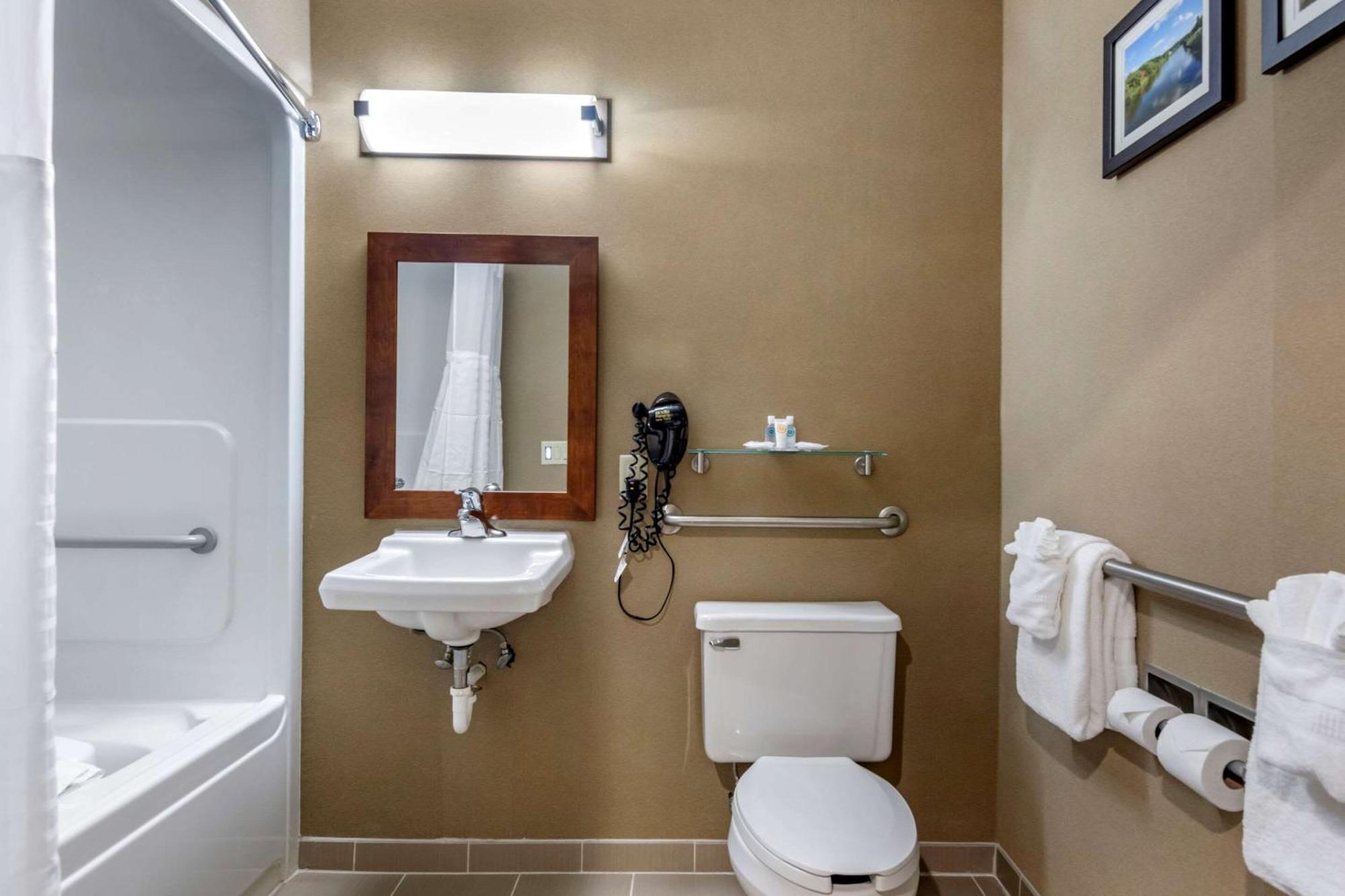 Queen Room Disability Access or Non-Smoking