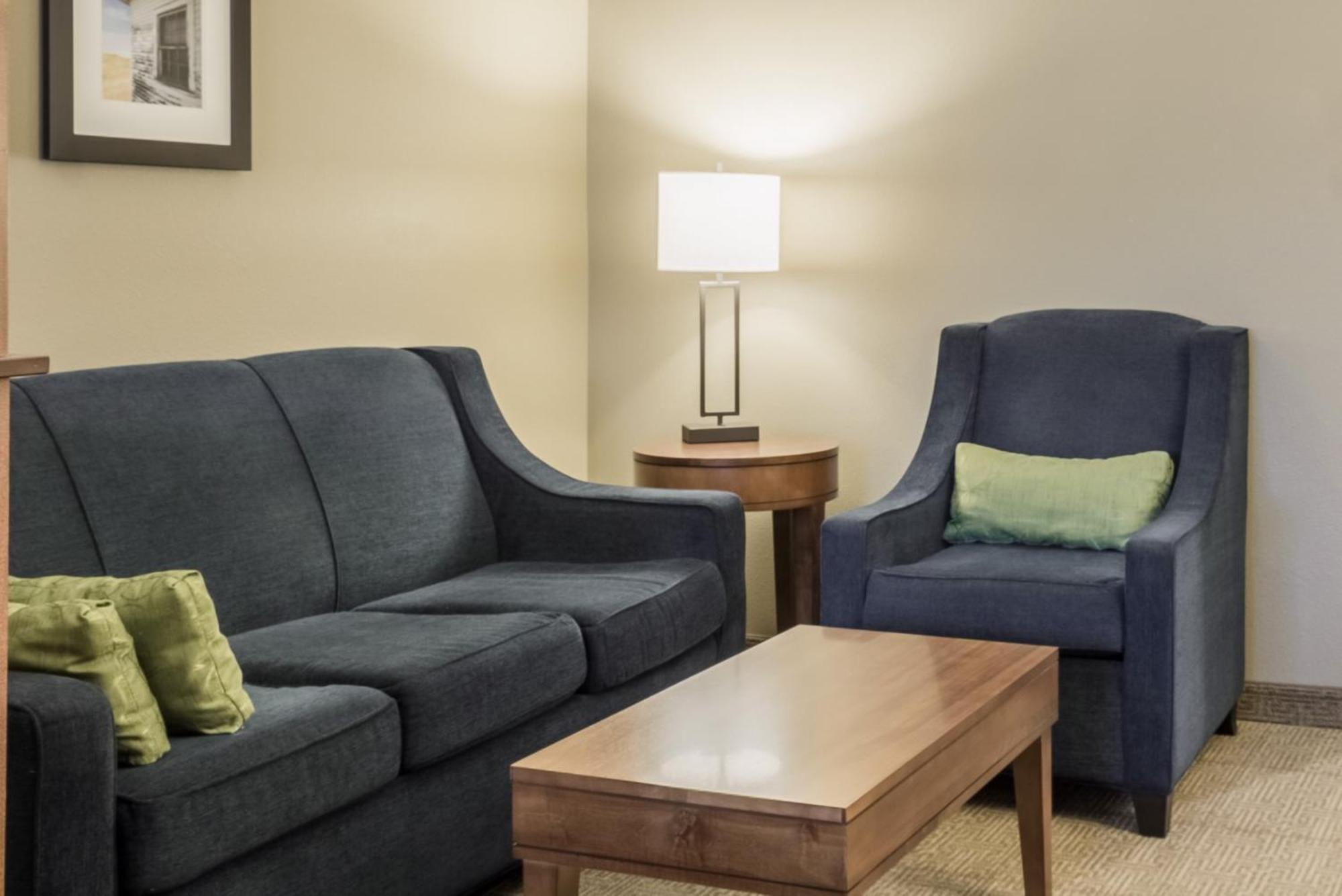 King Suite - Accessible/Non-Smoking