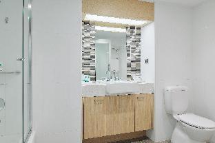 Deluxe King Marina Room